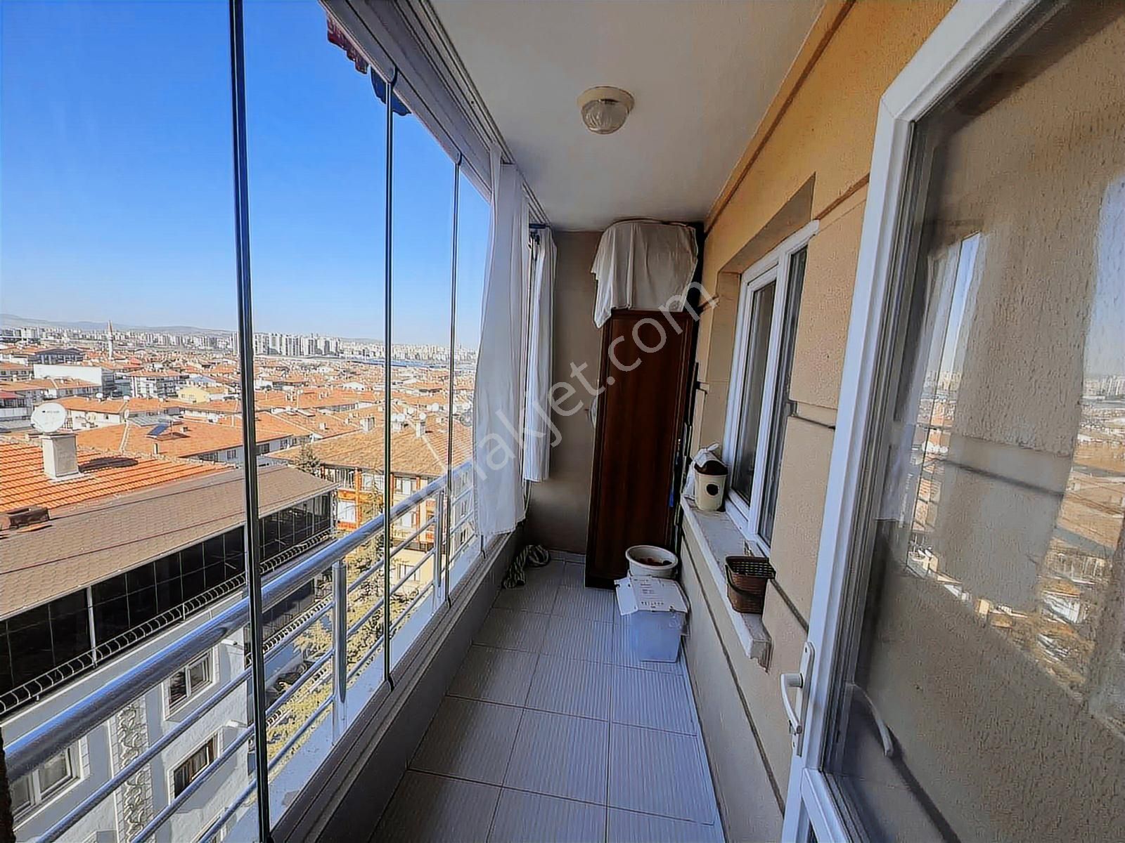 Piyade Mah'de Arakatta Asansörlü Otoparklı 3+1 Masrafsız Daire - Görsel 3