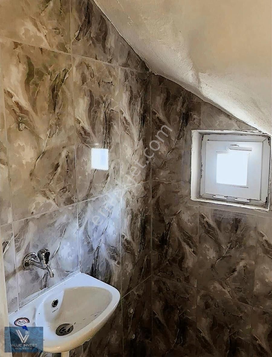 Ayvalık Altınova Akademiler Siteside Yeni Full Yapılı Köşe Villa