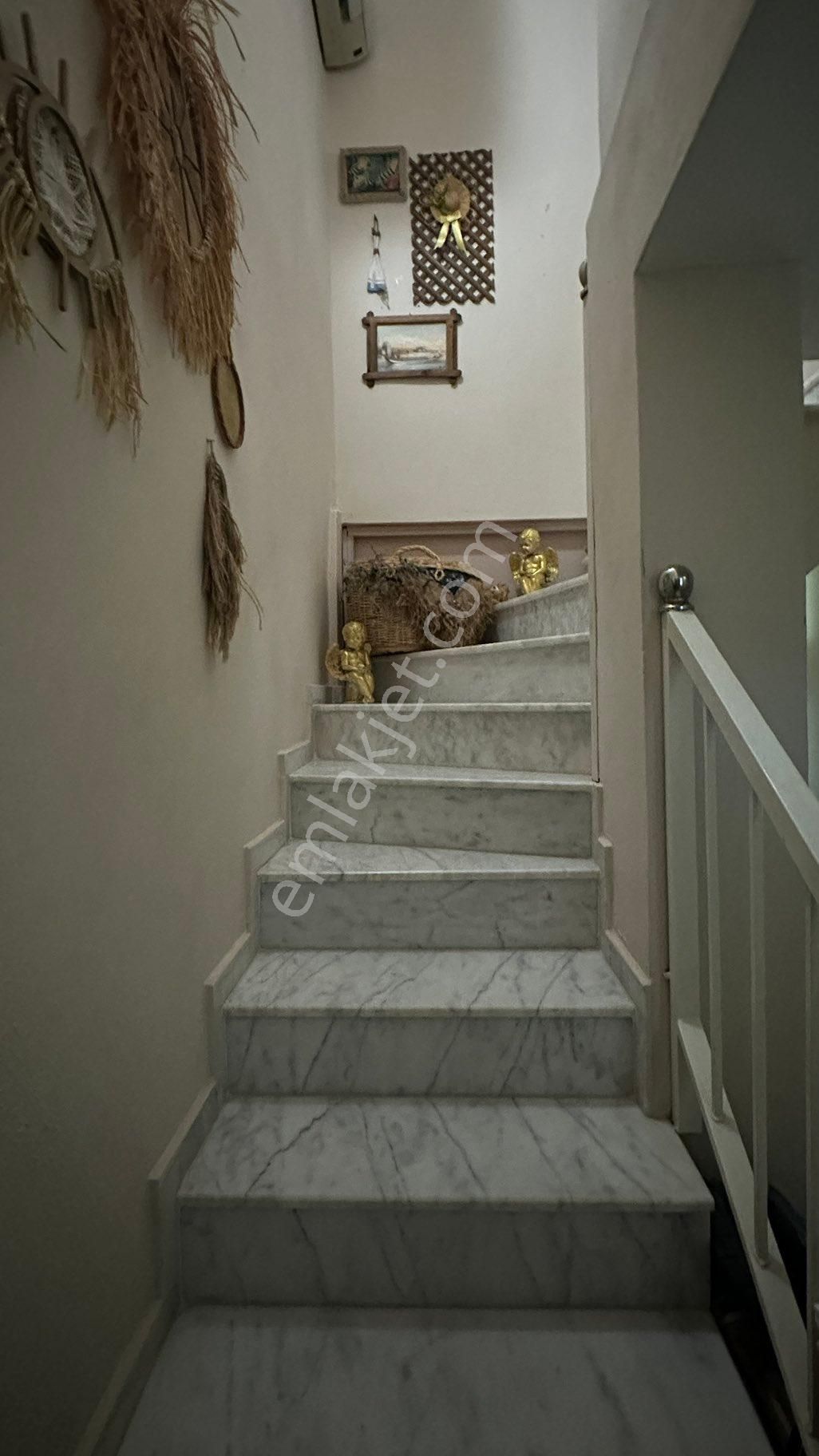 Foça Denizkent'te 3+1 Deniz Manzaralı Dublex Villa - Görsel 14