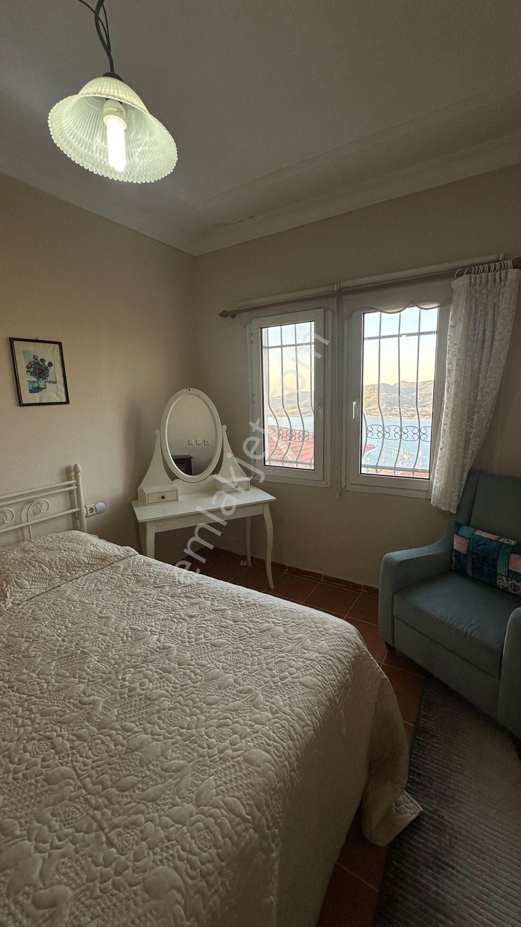 Foça Denizkent'te 3+1 Deniz Manzaralı Dublex Villa - Görsel 16