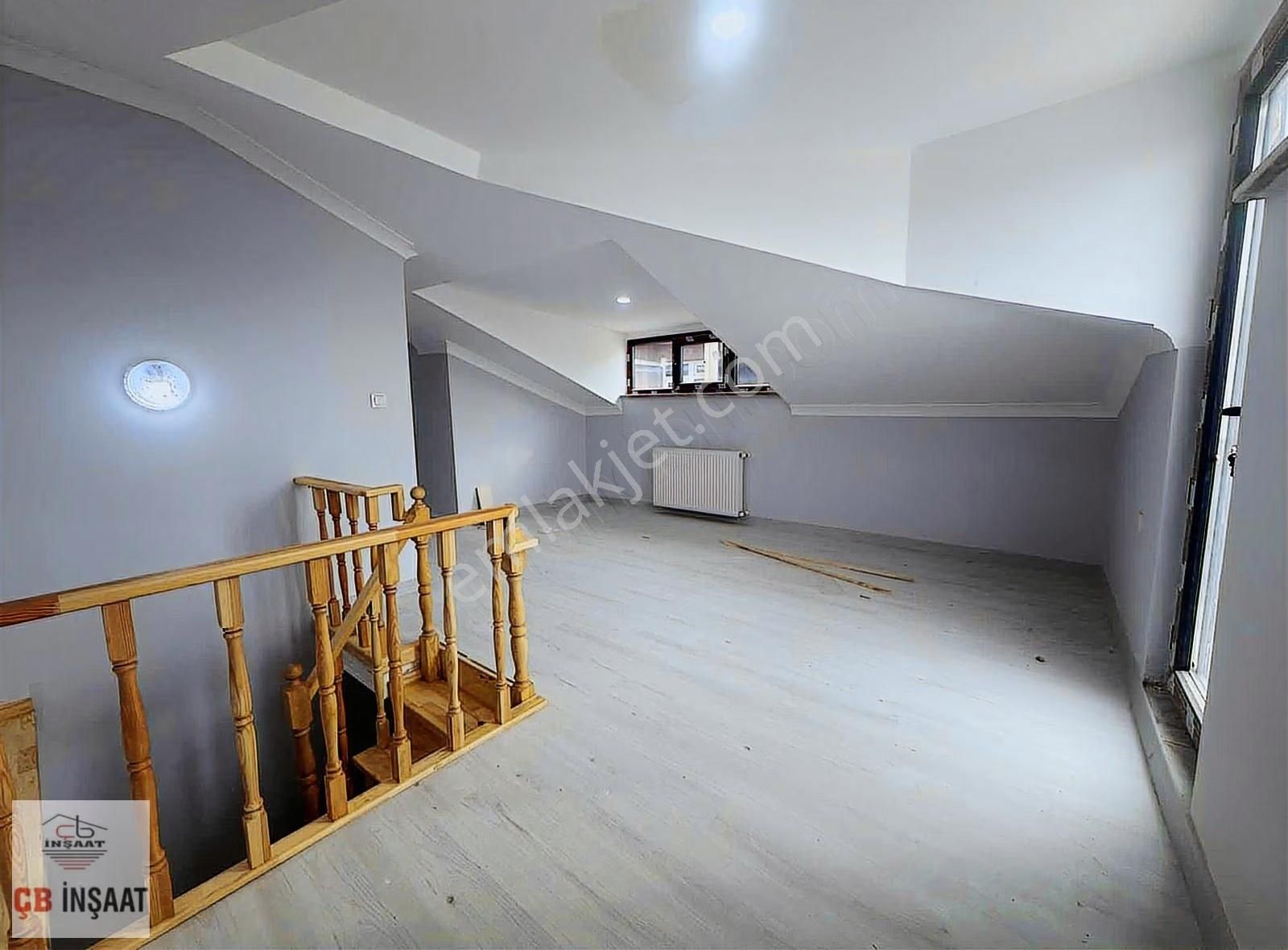 Çb'den Cumhuriyet Mah'de 3+2 Göl Manzaralı Sıfır Satılık Dubleks