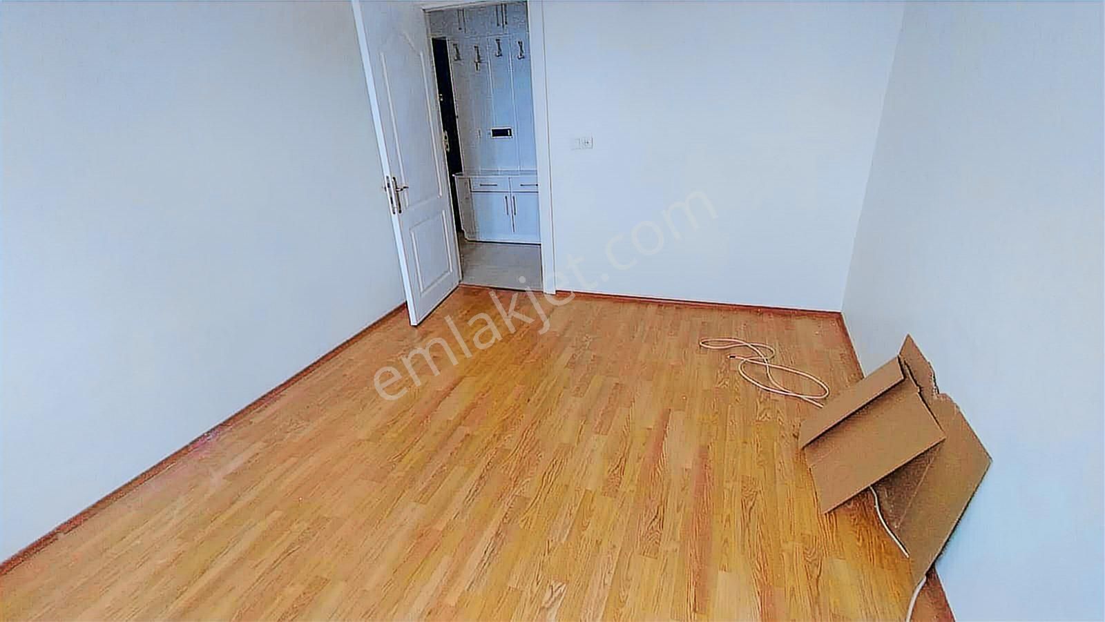 Harika Konumlu Varol Konakları İki Bloklu Sitede Satılık Daire - Görsel 32