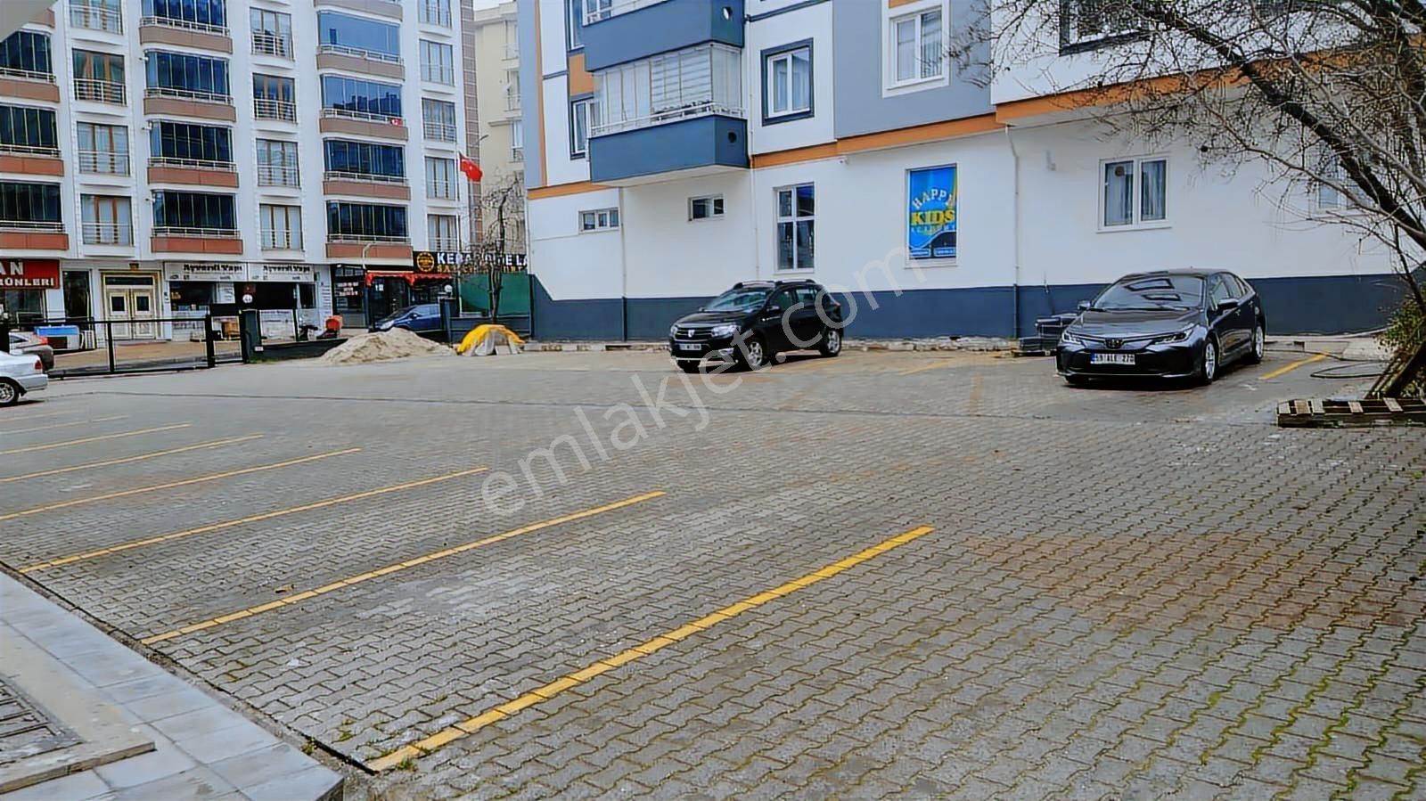 Harika Konumlu Varol Konakları İki Bloklu Sitede Satılık Daire - Görsel 19