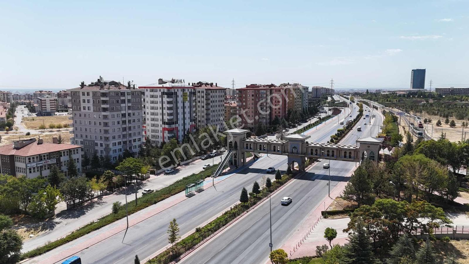 Net Emlaktan Selçuk Üniversitesi Karşısında Bakımlı 3+1 Daire - Görsel 9