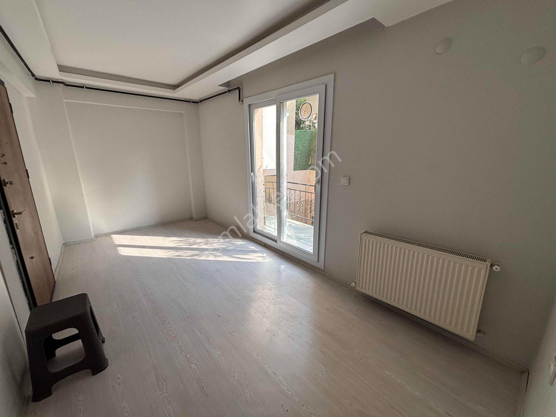 Hasanağa Yanı! Yeni Binada Bahçeli, Aidatsız, Depolu 1+1 - Görsel 2