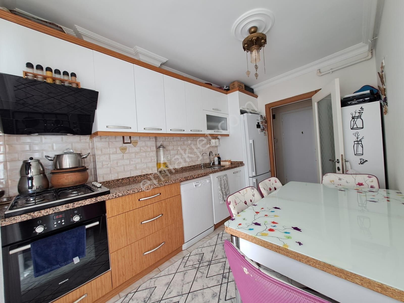 Sefaköyde Satılık 2+1 Daire Metrobüs Ve Toplu Ulaşıma Yakın - Görsel 12