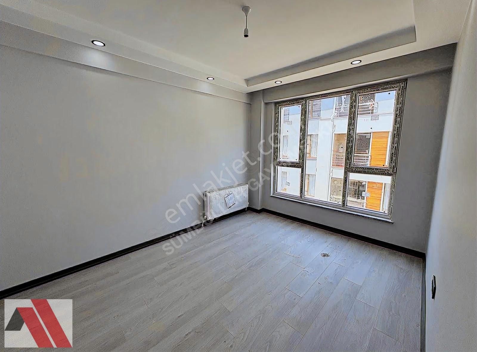 Sümbüller'den Cadde Üzeri Arakat Y. Isıtmalı Geniş 2+0 Daire