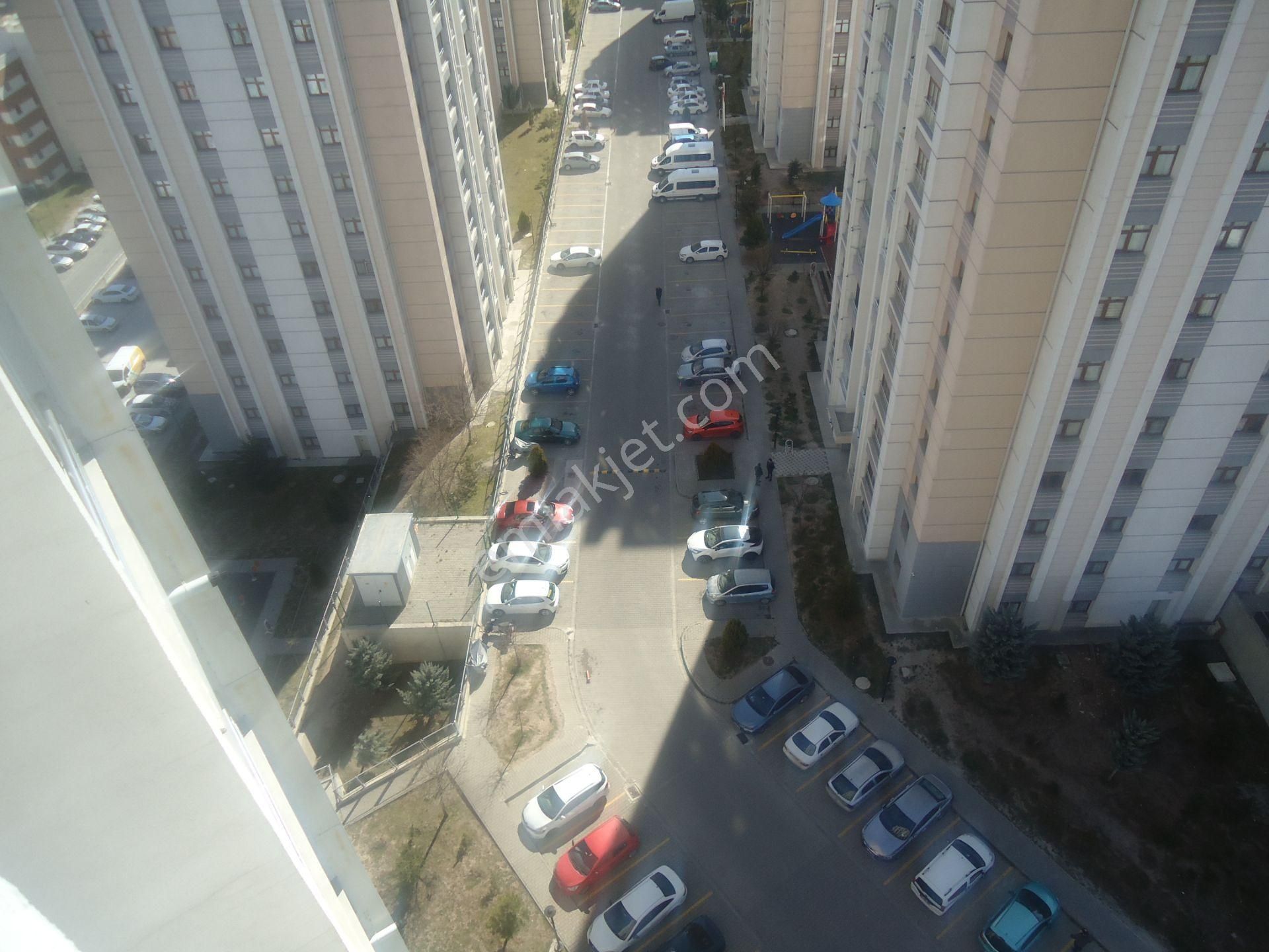 Krc'den Manzaralı Merkezi Konumda Satılık 3+1 Daire - Görsel 26