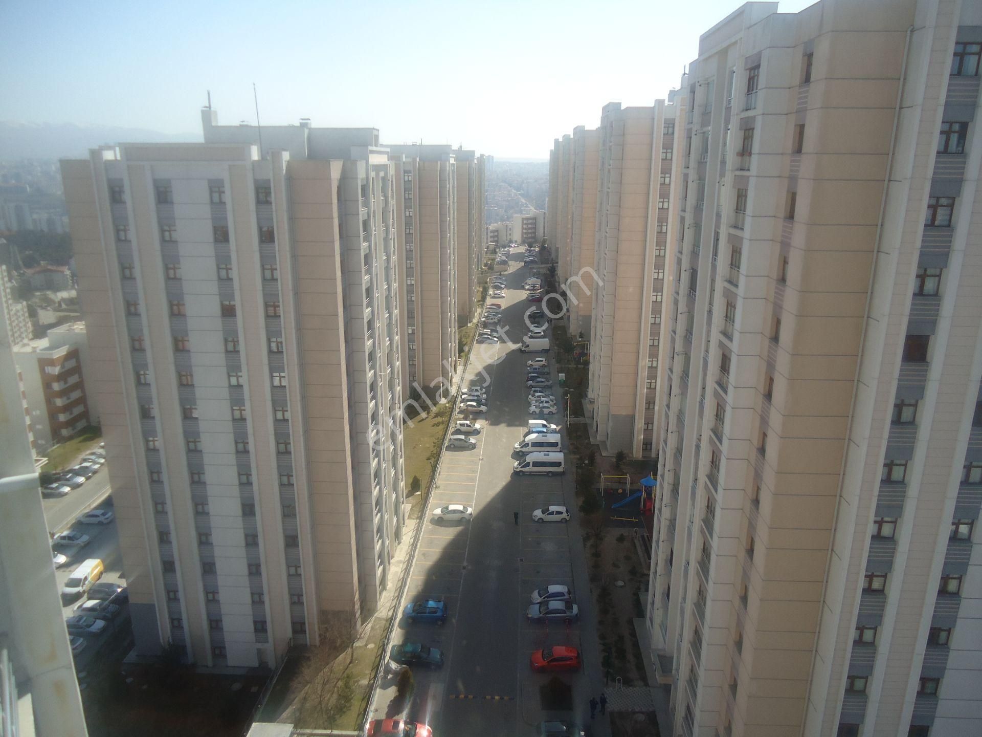 Krc'den Manzaralı Merkezi Konumda Satılık 3+1 Daire - Görsel 25