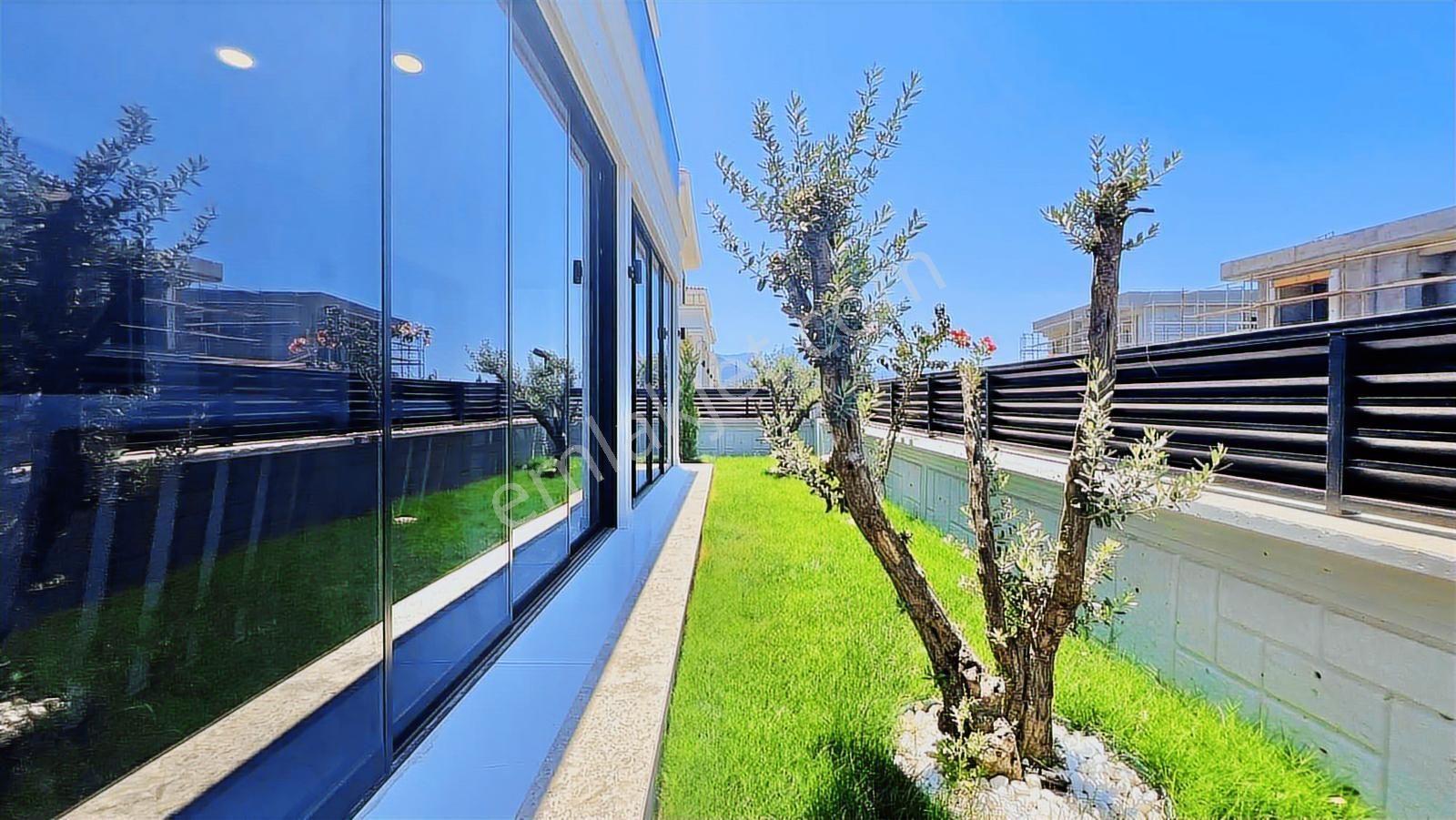 Tam Müstakil Sıfır 3+1 Havuzlu Otoparklı Villa - Görsel 7