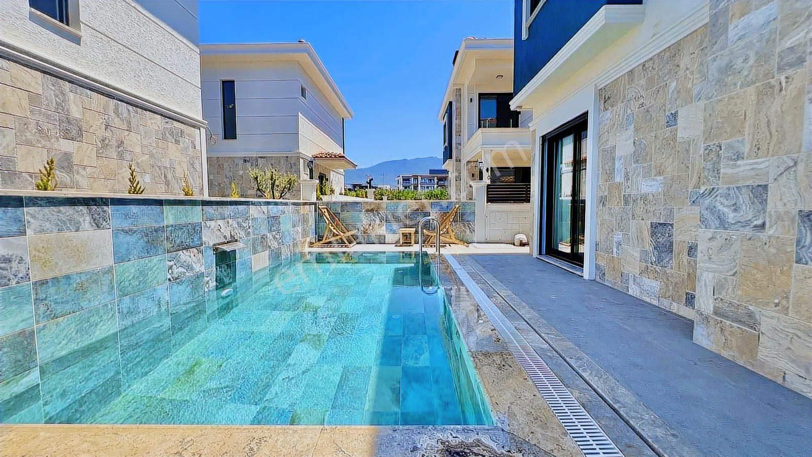 Tam Müstakil Sıfır 3+1 Havuzlu Otoparklı Villa - Görsel 19