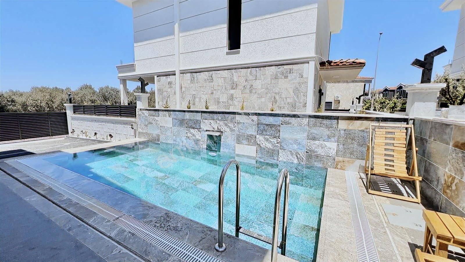 Tam Müstakil Sıfır 3+1 Havuzlu Otoparklı Villa - Görsel 16