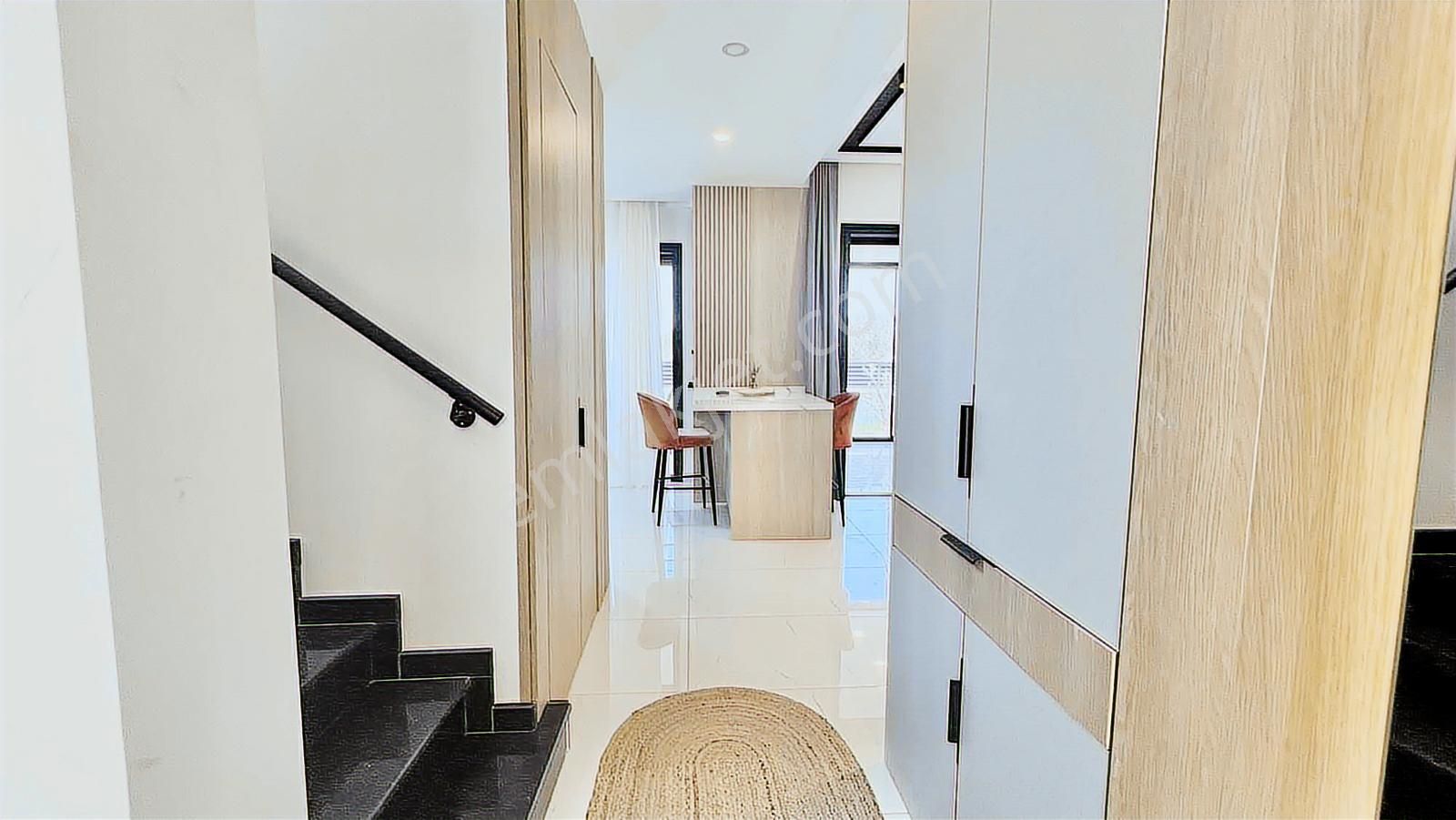 Tam Müstakil Sıfır 3+1 Havuzlu Otoparklı Villa - Görsel 26