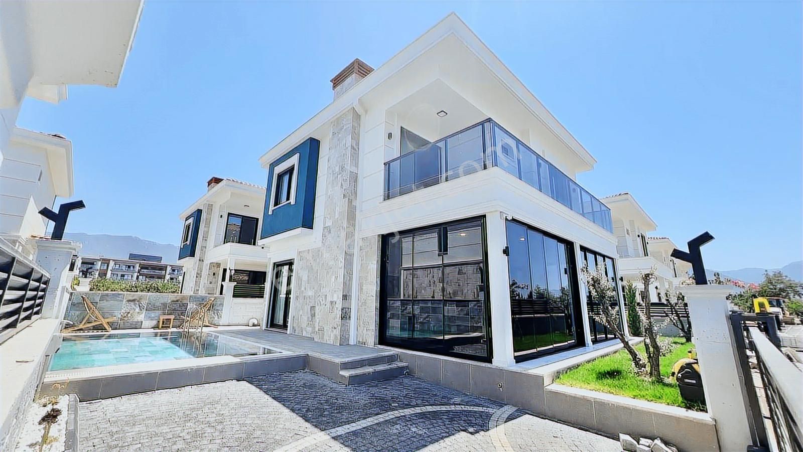 Tam Müstakil Sıfır 3+1 Havuzlu Otoparklı Villa - Görsel 29