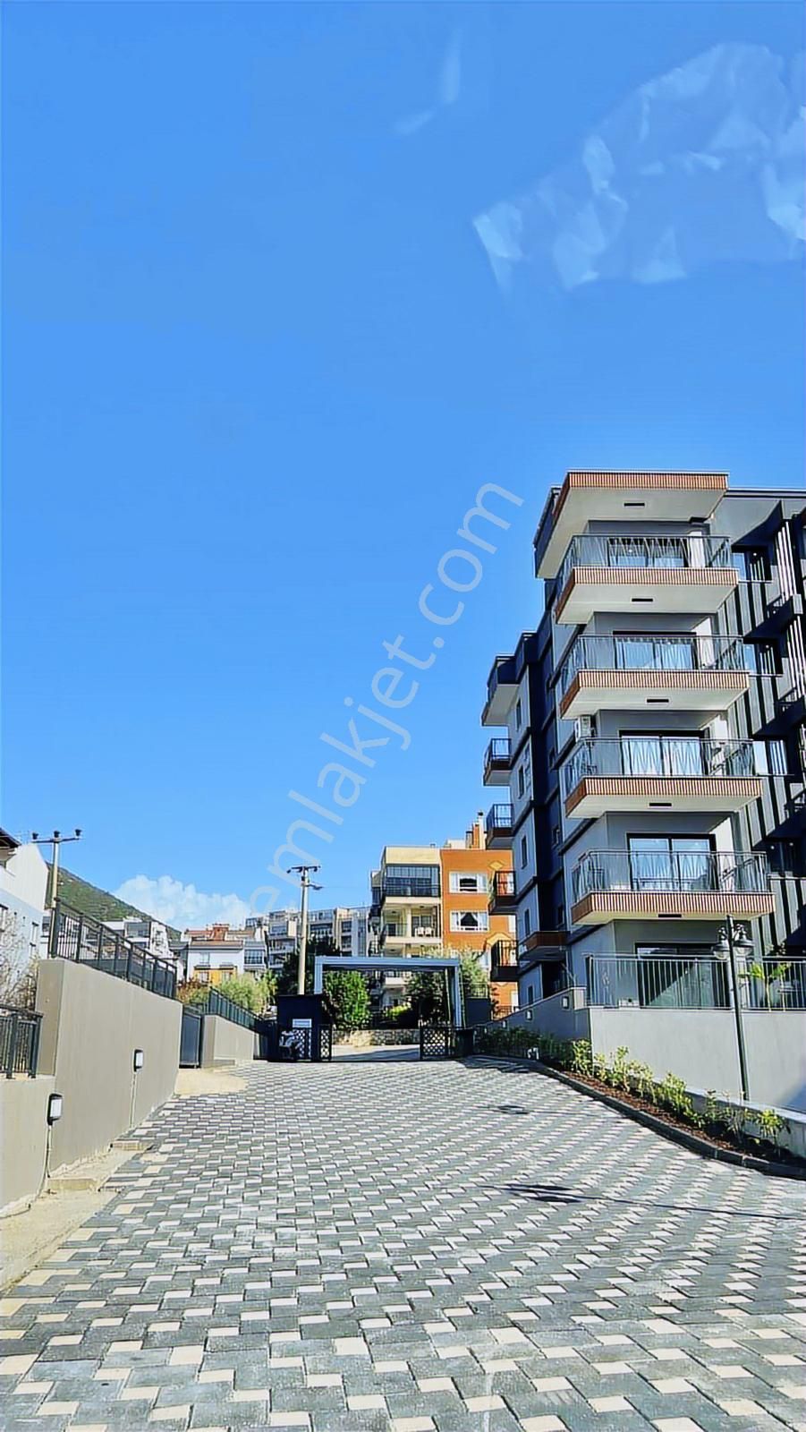 Kuşadası Ege Mah. Lüks 2+1 Sıfır Ara Kat - Görsel 5