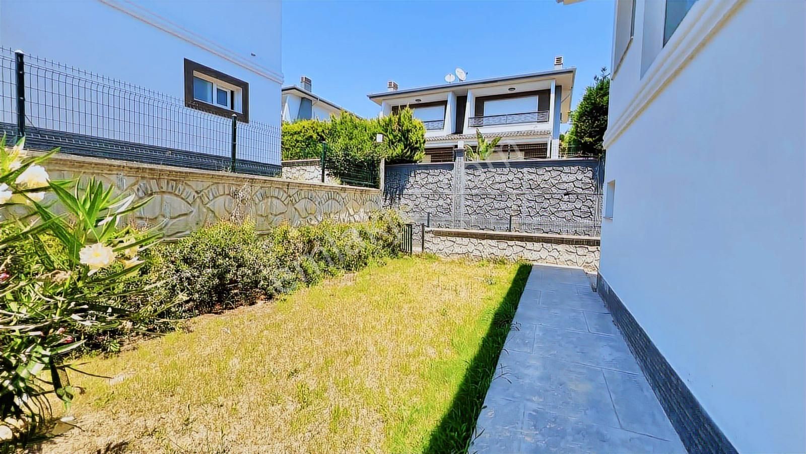 400 M2 Arsa Da Geniş 4+1 Villa Popüler Lokasyon - Görsel 7