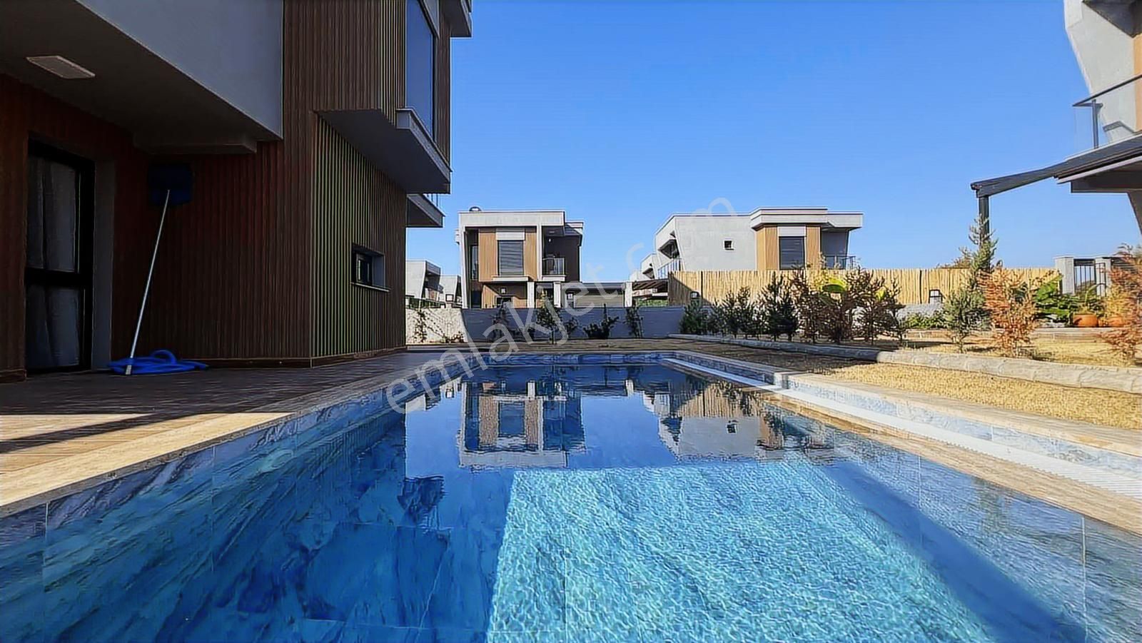 Plaja 600 Metre Lüks Müstakil Sıfır Villa 3+1 - Görsel 9