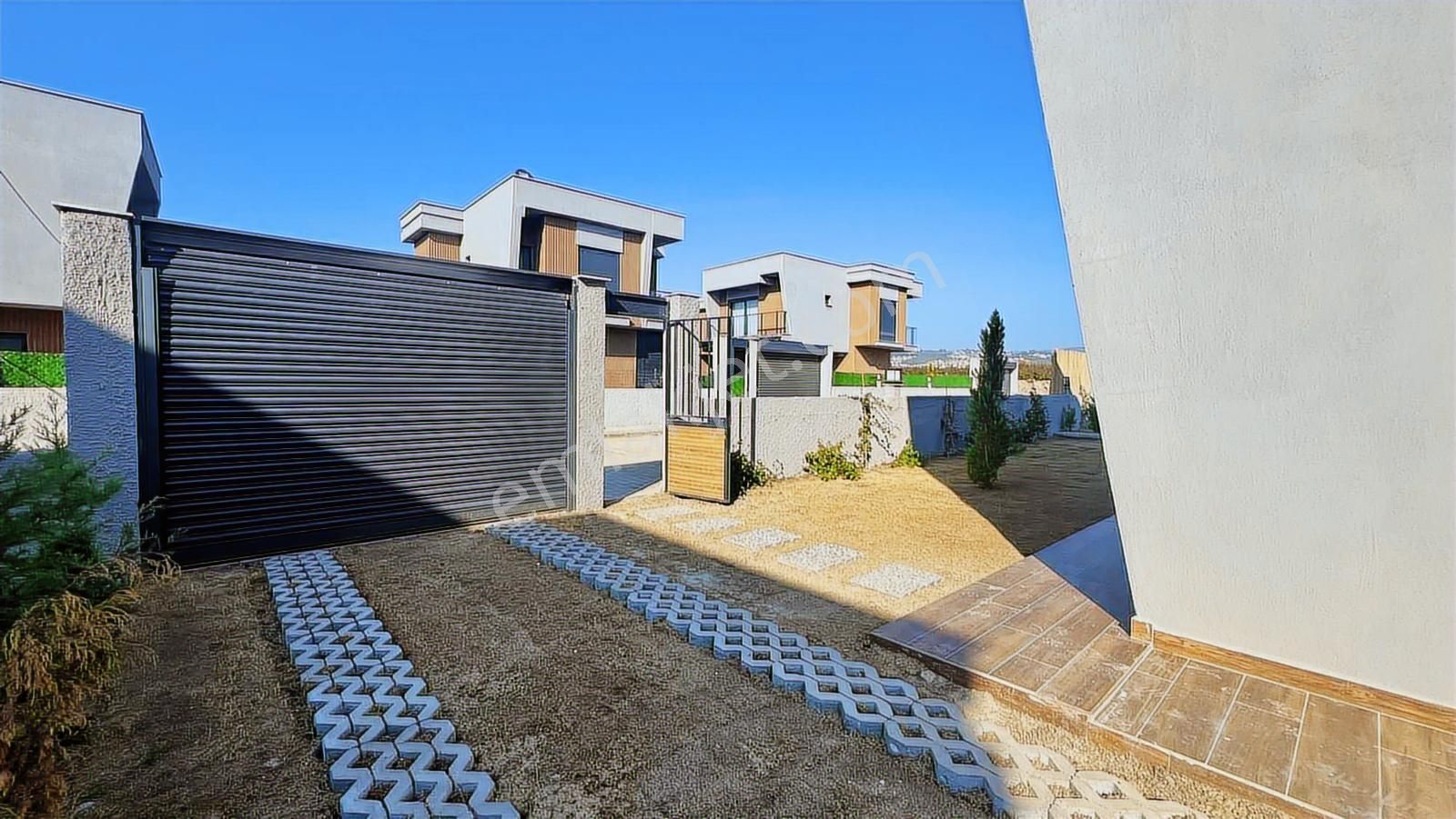 Plaja 600 Metre Lüks Müstakil Sıfır Villa 3+1 - Görsel 30