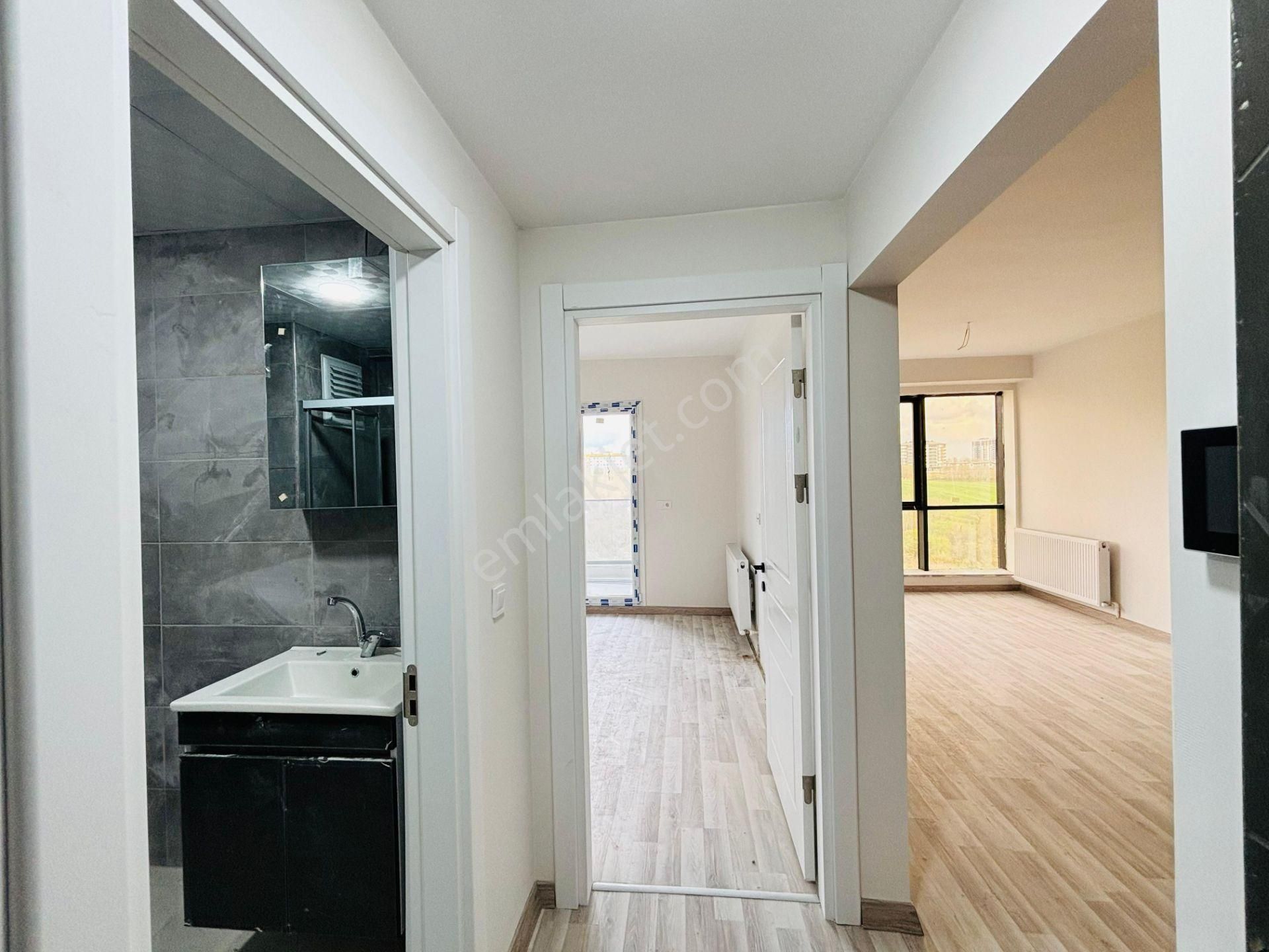 Güven'den Site İçerisinde 7/24 Güvenlikli Havuzlu Kiralık 1+1 Ev - Görsel 16