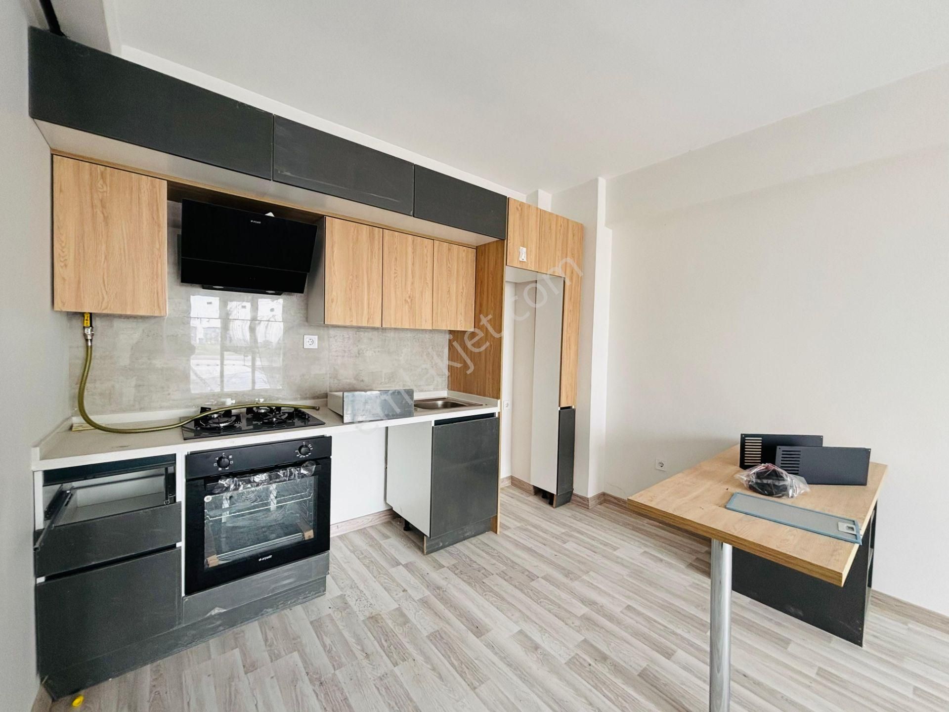 Güven'den Site İçerisinde 7/24 Güvenlikli Havuzlu Kiralık 1+1 Ev - Görsel 7