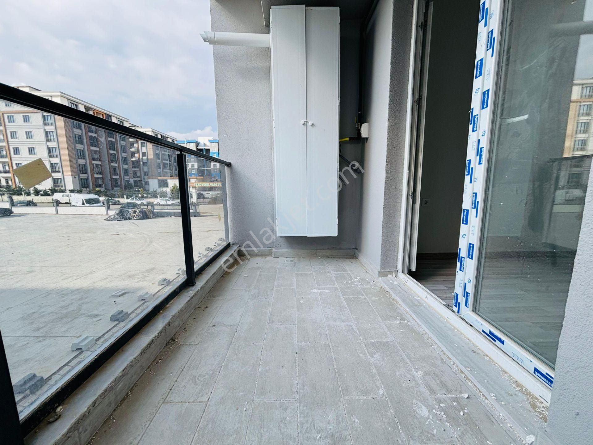 Güven'den Site İçerisinde 7/24 Güvenlikli Havuzlu Kiralık 1+1 Ev - Görsel 13