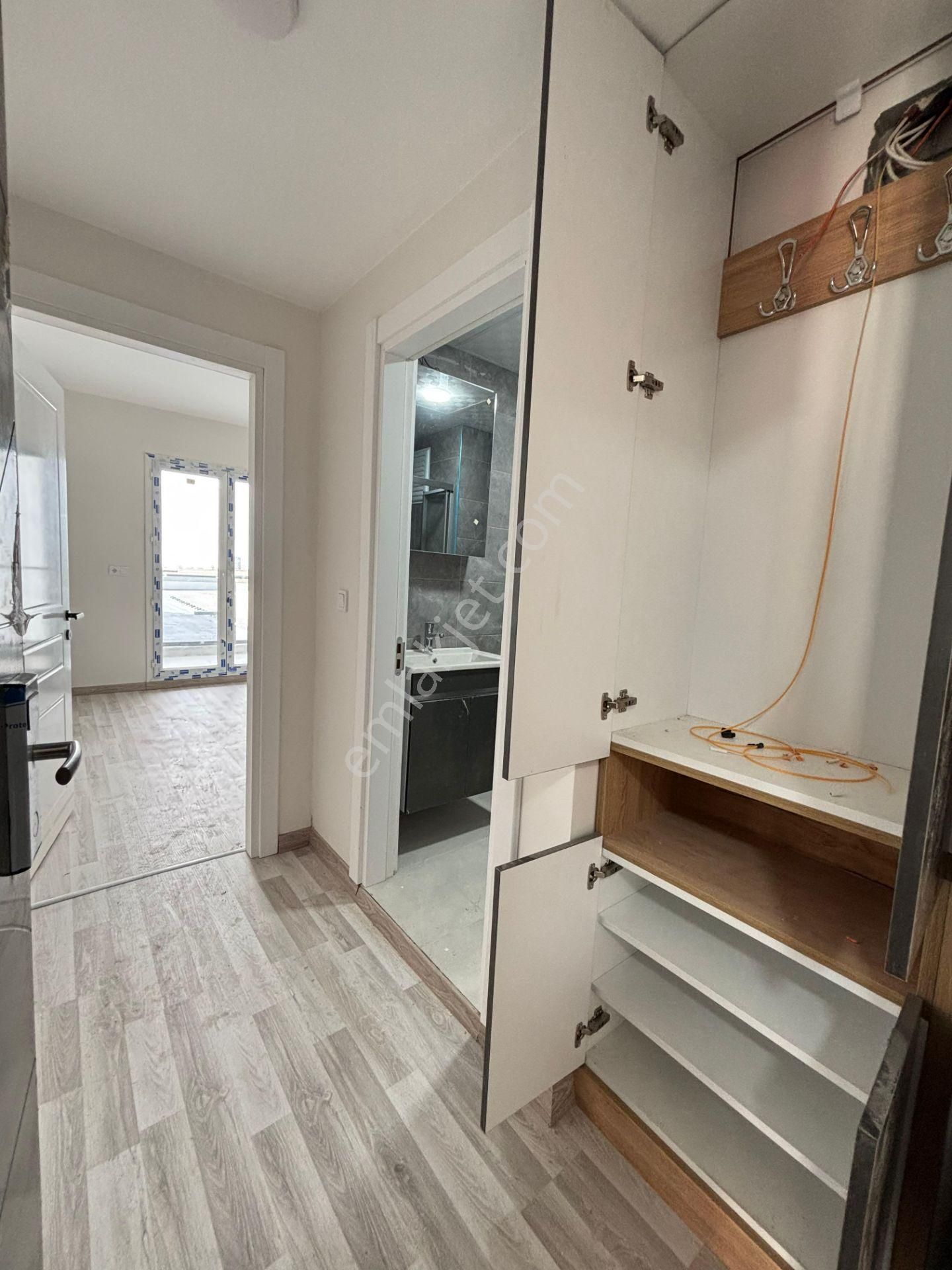 Güven'den Site İçerisinde 7/24 Güvenlikli Havuzlu Kiralık 1+1 Ev - Görsel 22