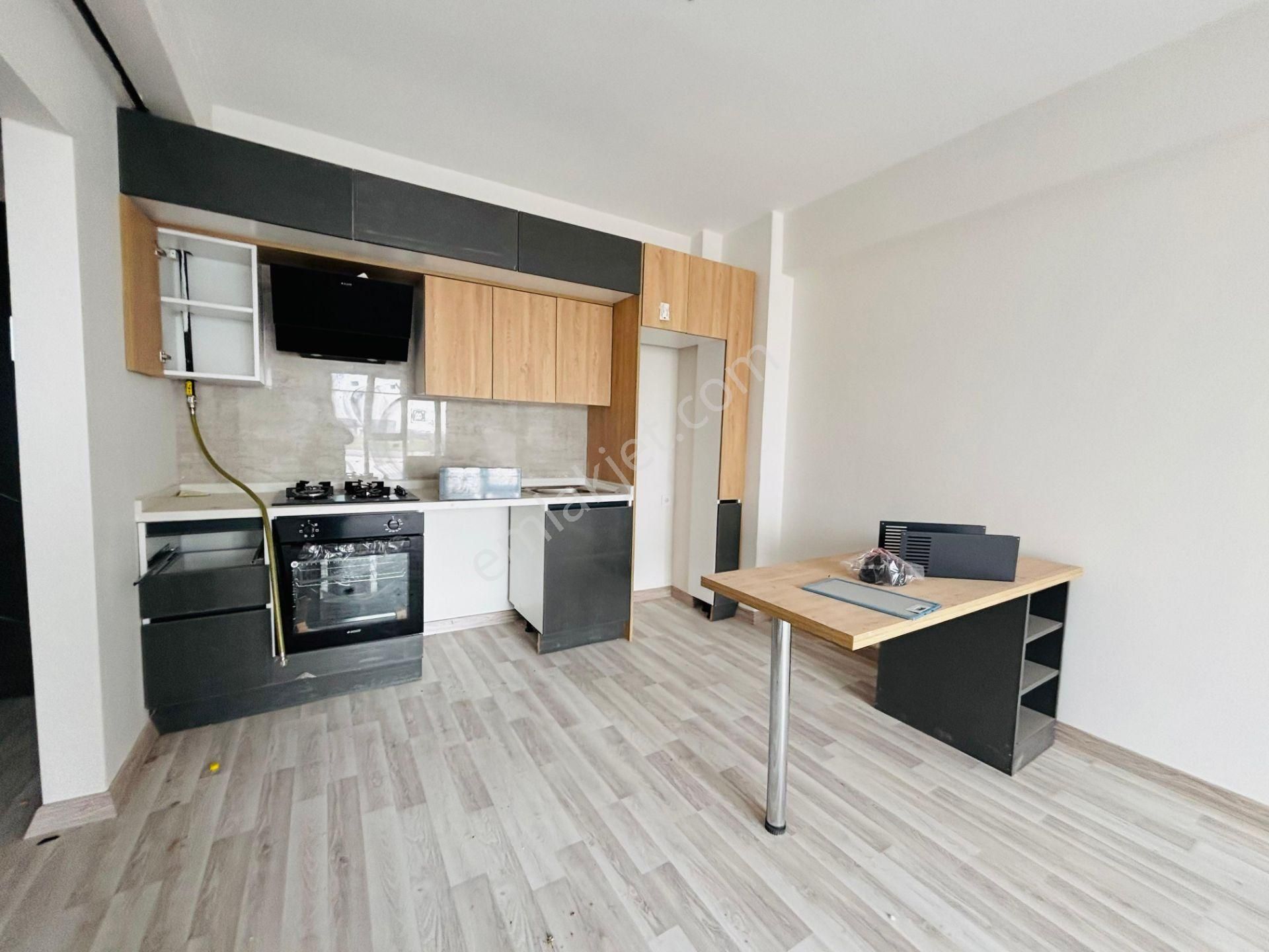 Güven'den Site İçerisinde 7/24 Güvenlikli Havuzlu Kiralık 1+1 Ev - Görsel 4