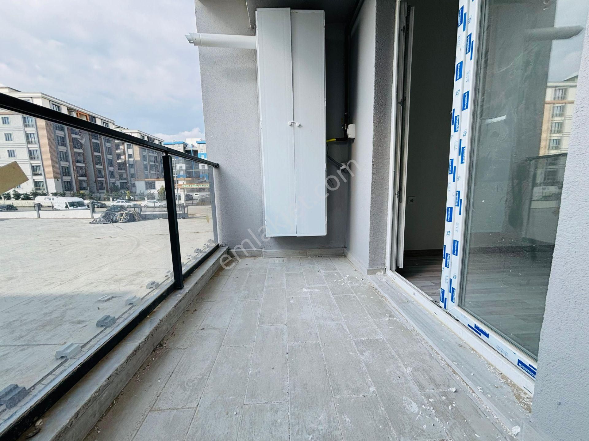 Güven'den Site İçerisinde 7/24 Güvenlikli Havuzlu Kiralık 1+1 Ev - Görsel 14