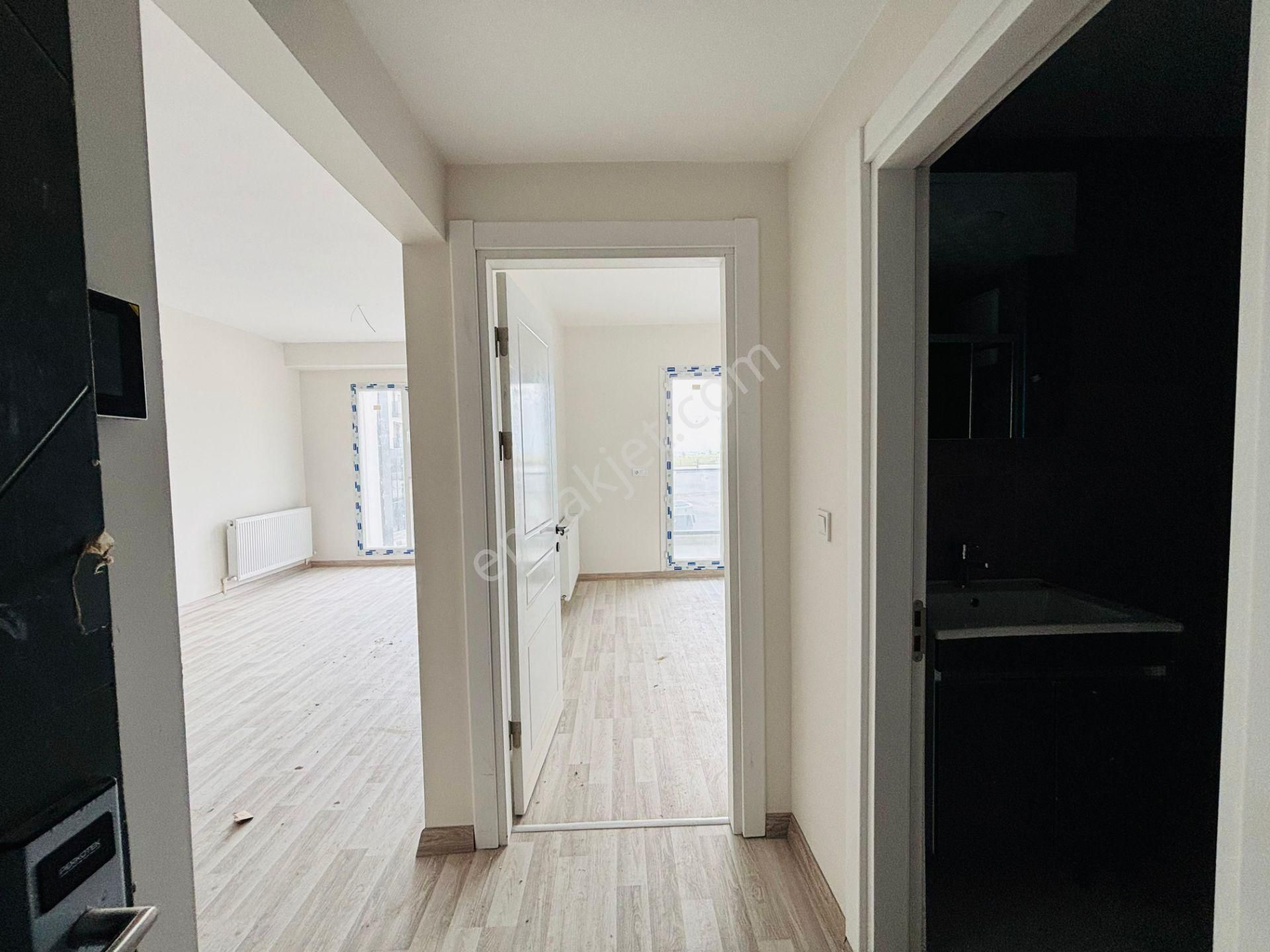Güven'den Site İçerisinde 7/24 Güvenlikli Havuzlu Kiralık 1+1 Ev - Görsel 15