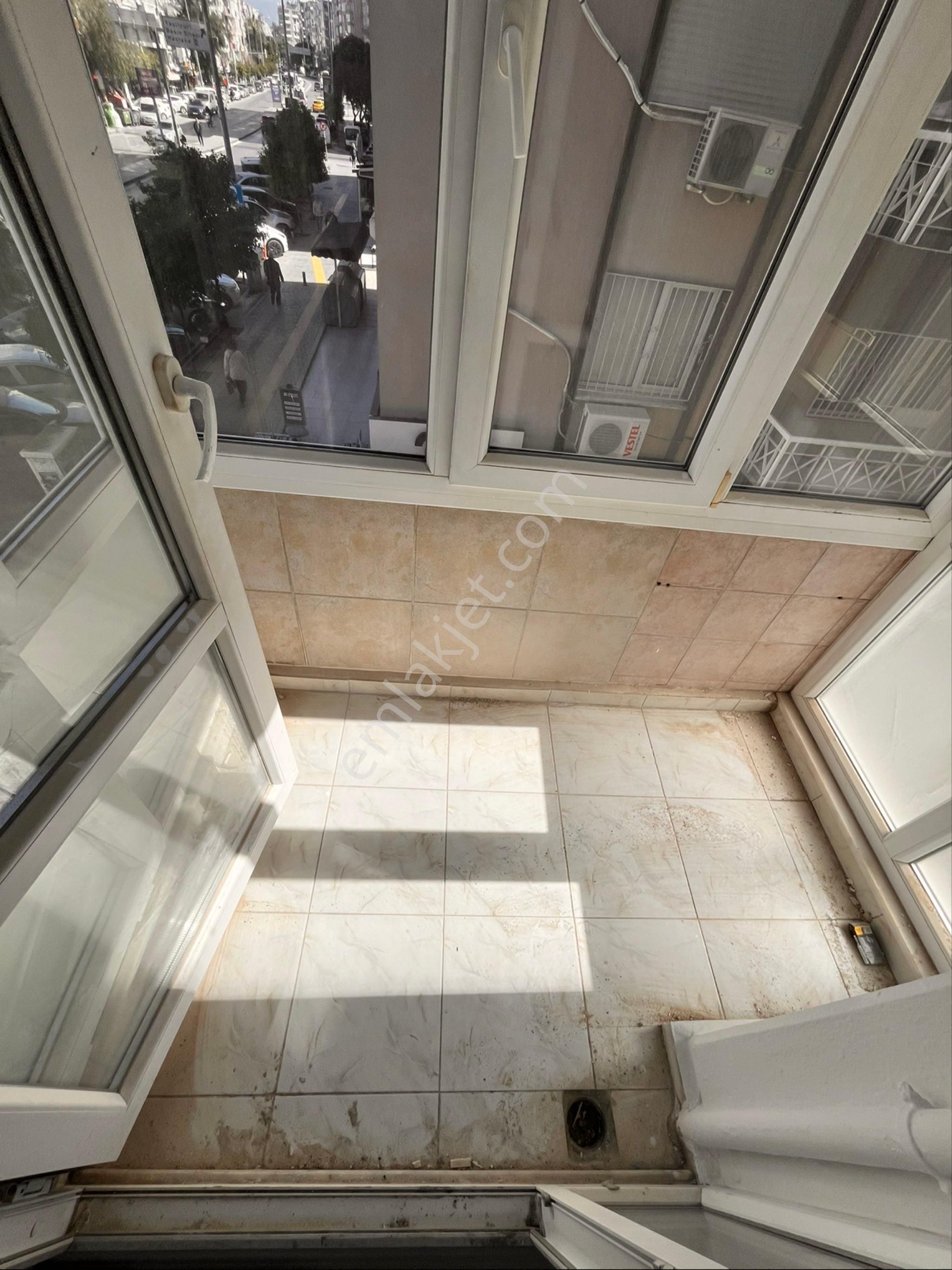 İnönü Cadde Üzerinde Otoparklı Asansörlü Arakat Full Bakımlı Köşe Daire - Görsel 30