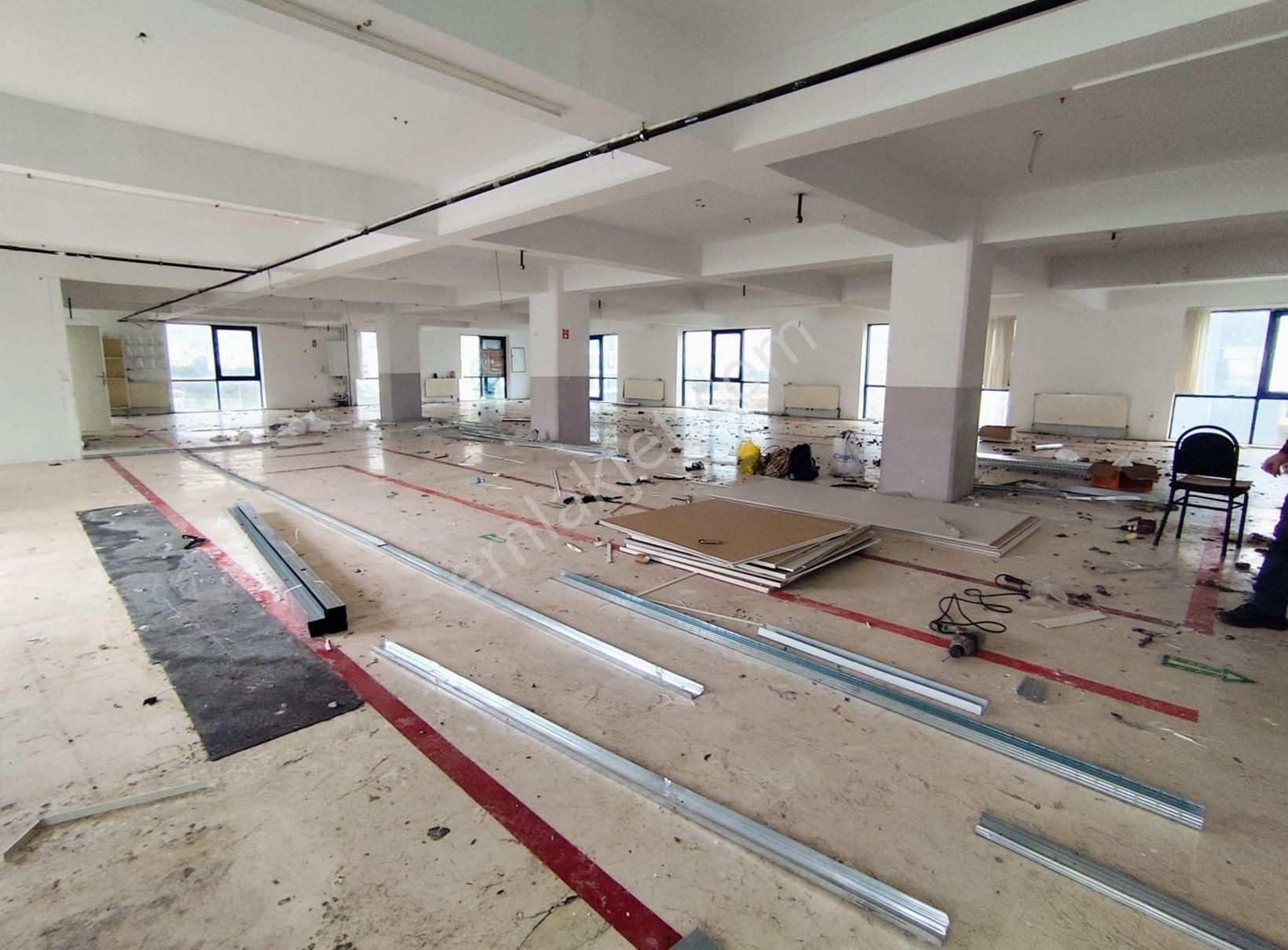 Mertcan Dan E5' Paralel 450m2 Kullanıma Hazır Kiralık İş Yeri - Görsel 2