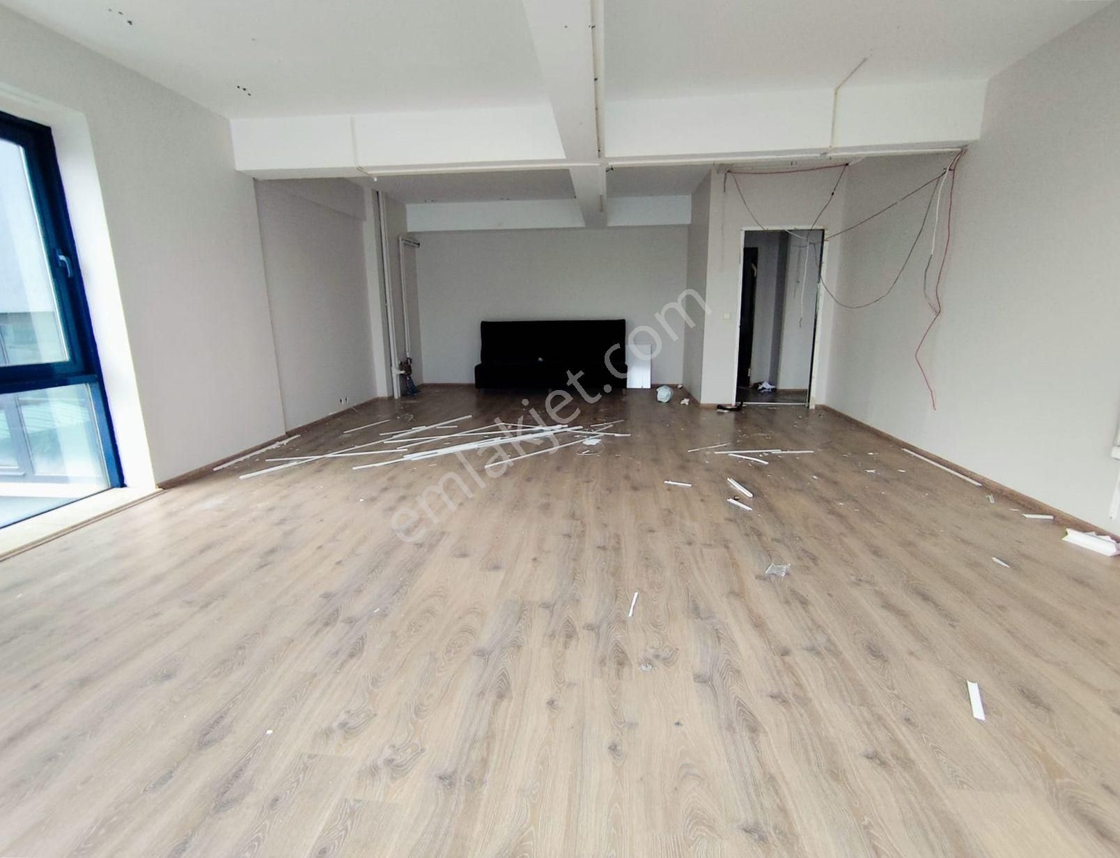 Mertcan Dan E5' Paralel 450m2 Kullanıma Hazır Kiralık İş Yeri - Görsel 3