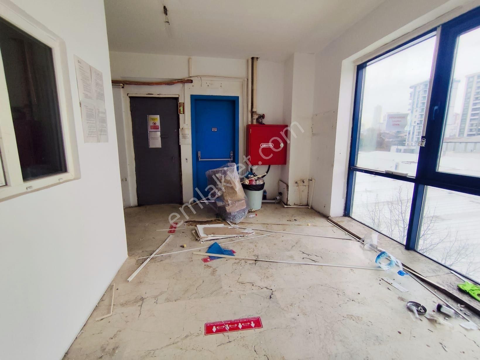 Mertcan Dan E5' Paralel 450m2 Kullanıma Hazır Kiralık İş Yeri - Görsel 20