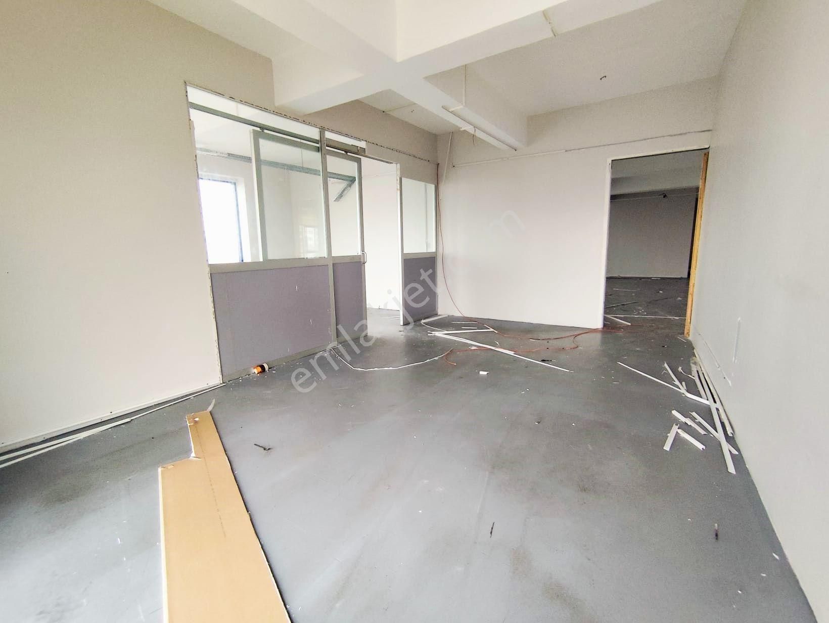 Mertcan Dan E5' Paralel 450m2 Kullanıma Hazır Kiralık İş Yeri - Görsel 12