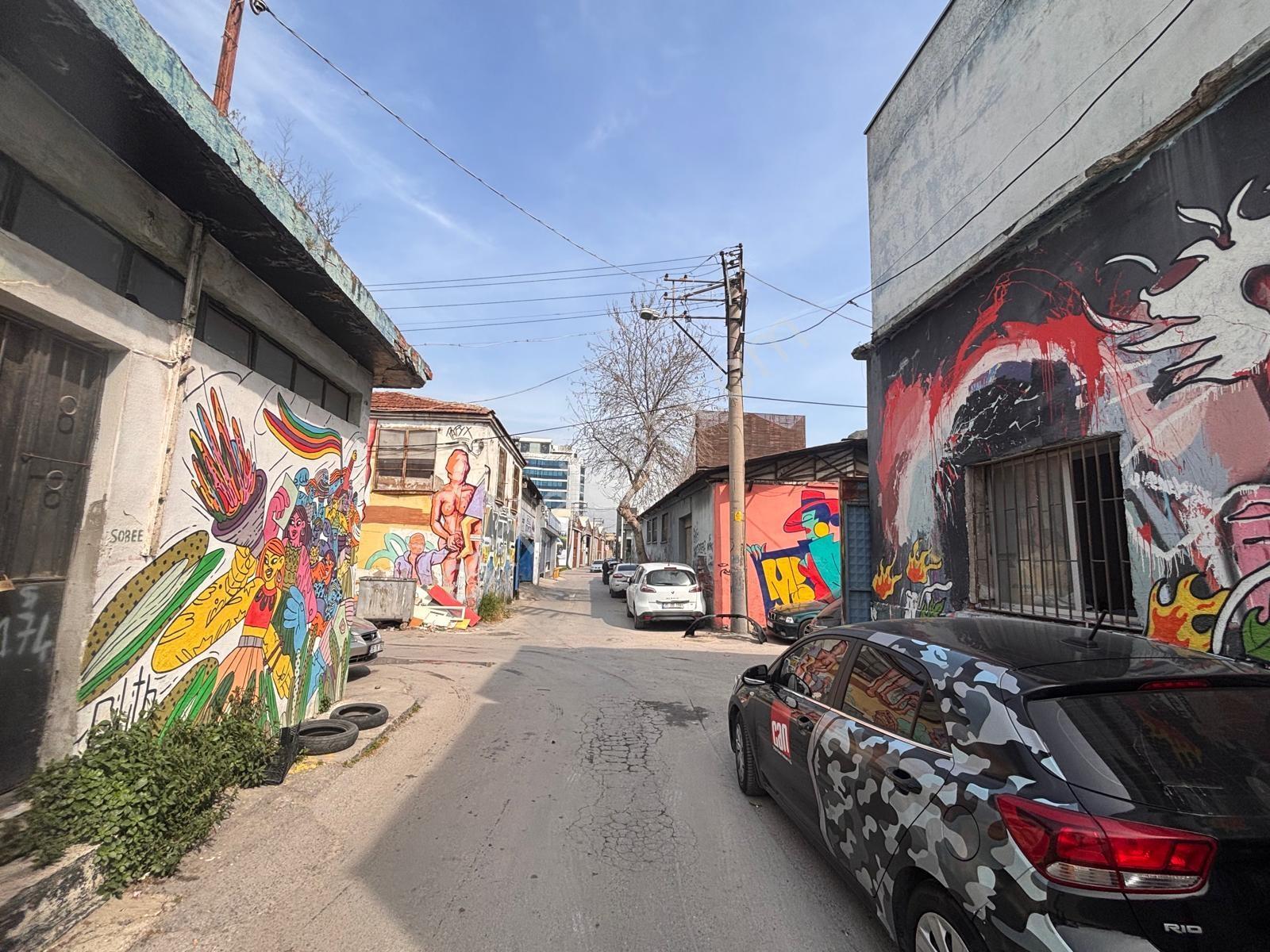 İzmir Konak Umurbeyde Satılık Arsa Değerinde Kargir Ev - Görsel 6