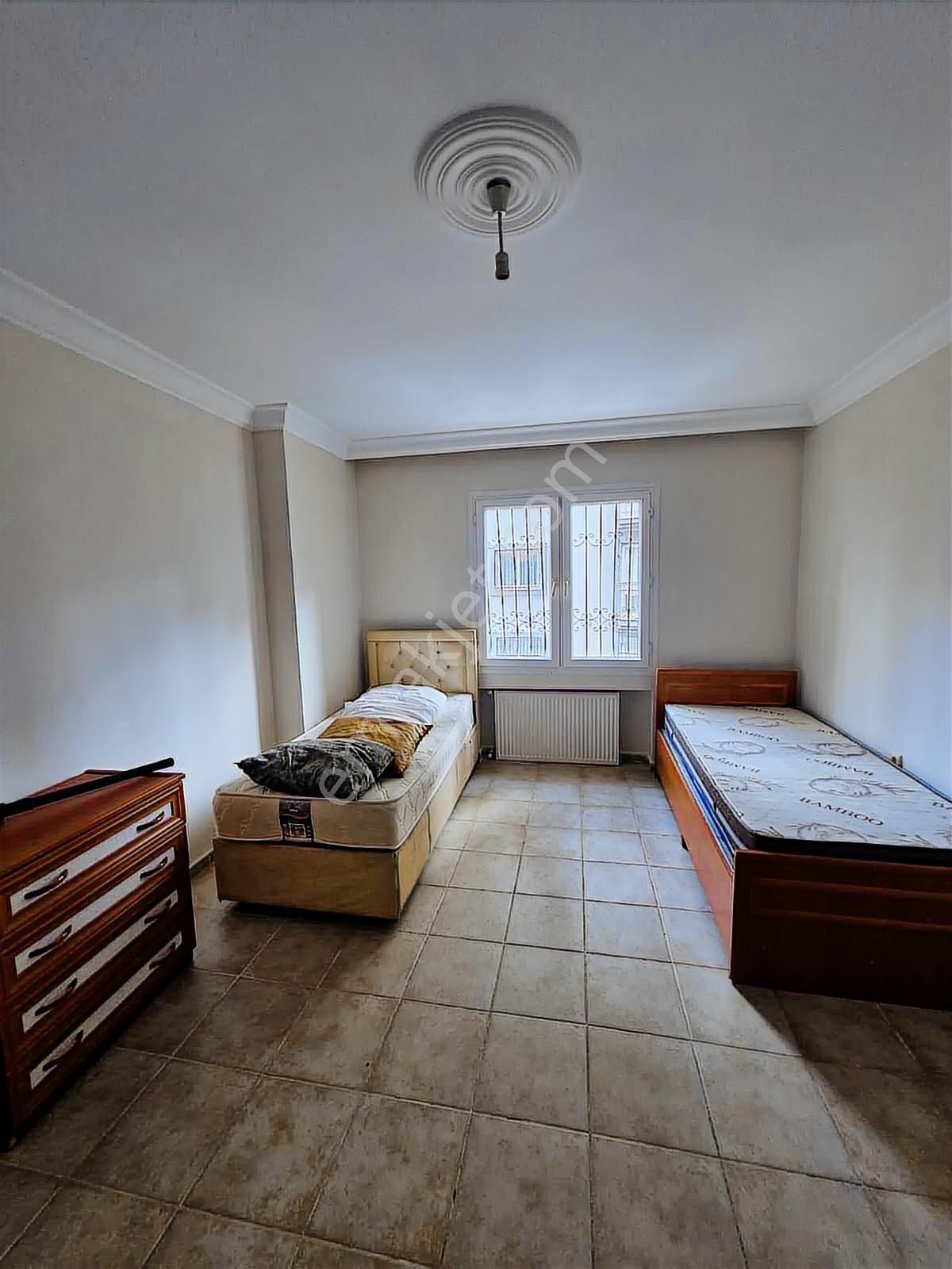 Yurt Mahallesinde Satılık 3+1 K.mutfak Han Gibi Geniş Daire - Görsel 32