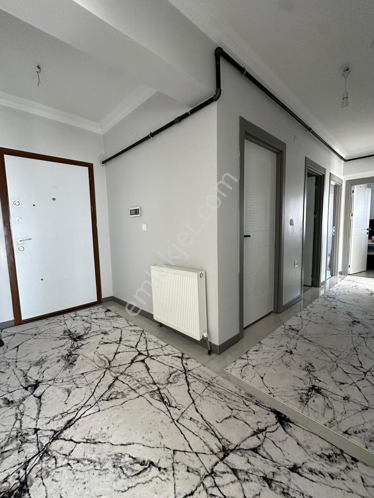 Başpınar'da Cadde Üzr. Full Yapılı Teras Balkonlu 3+1 Satılık !! - Görsel 23