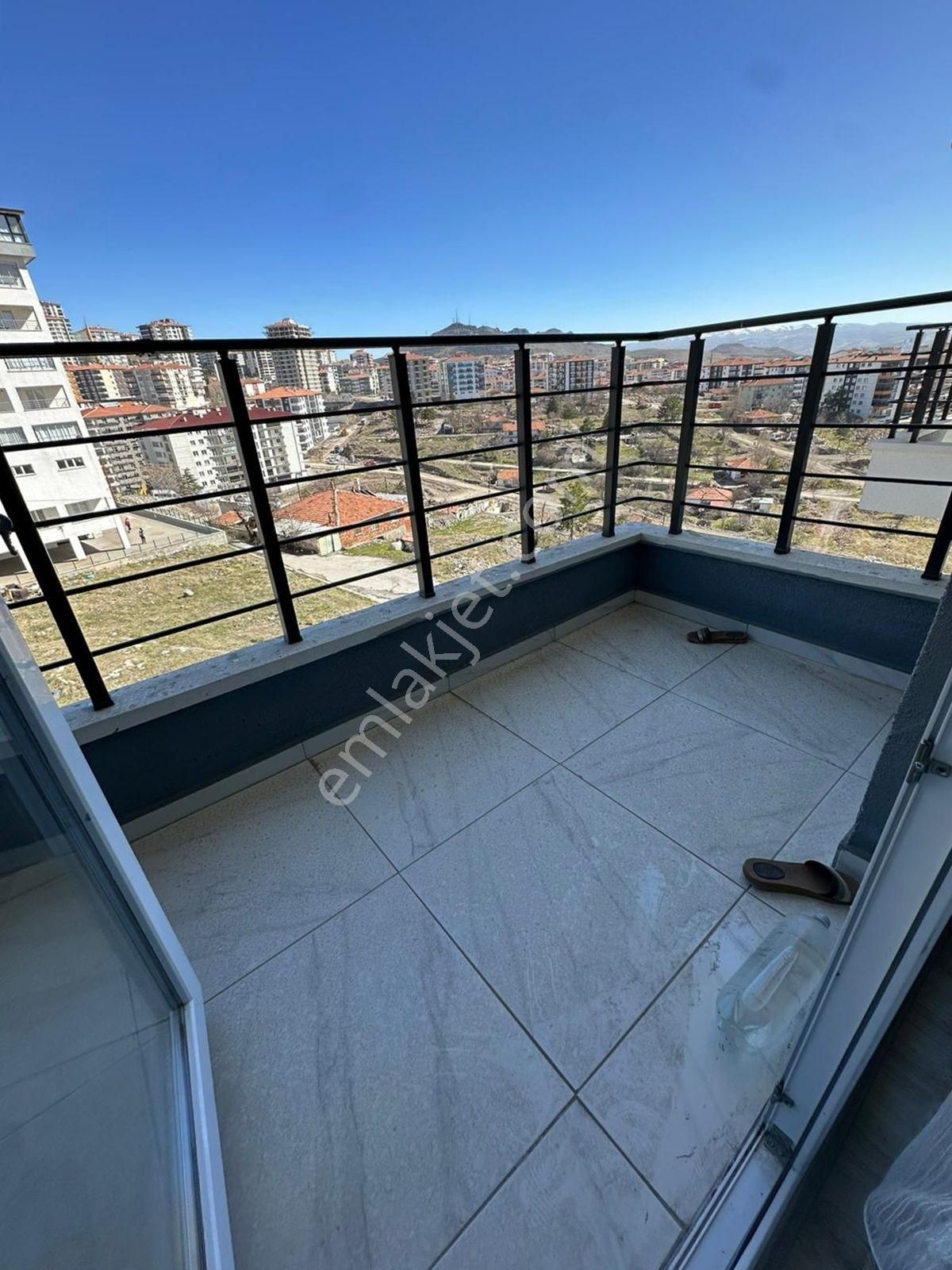 Başpınar'da Cadde Üzr. Full Yapılı Teras Balkonlu 3+1 Satılık !! - Görsel 31