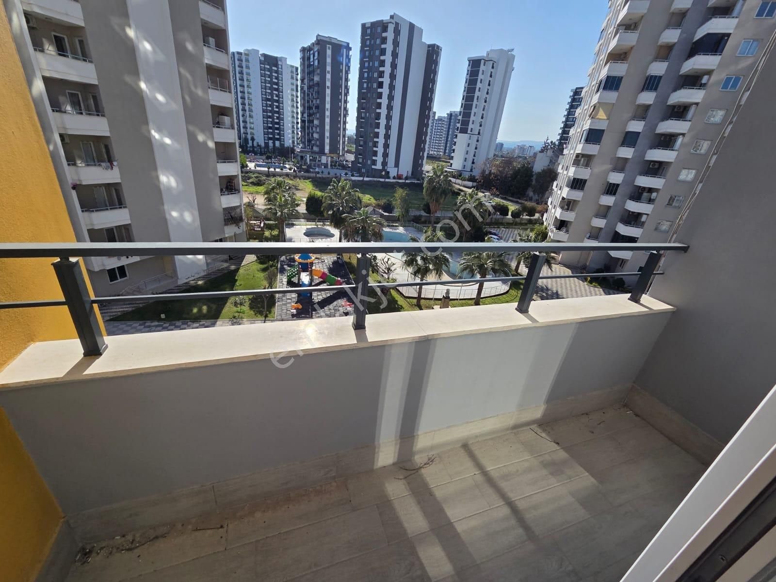 Karınca'dan Tece'de 3 Cepheli Havuzlu Giyinme Odalı 2+1 Satılık - Görsel 17