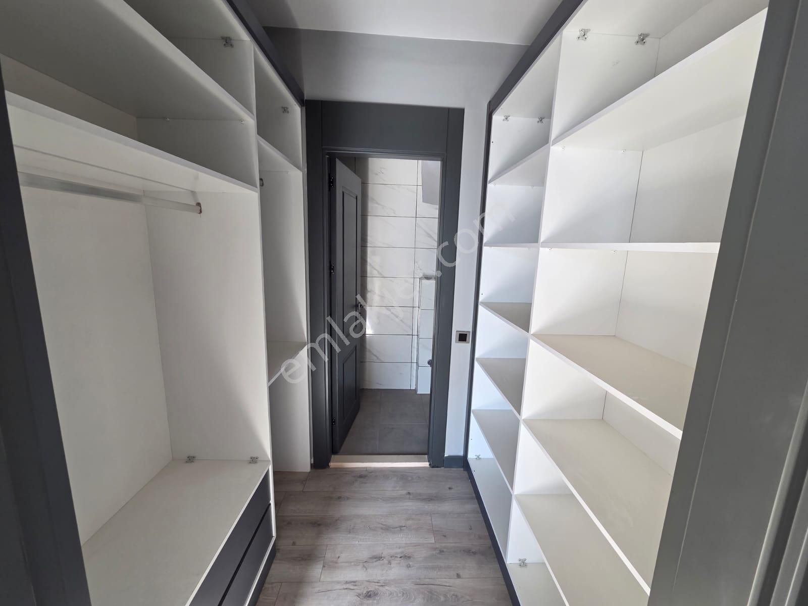 Karınca'dan Tece'de 3 Cepheli Havuzlu Giyinme Odalı 2+1 Satılık - Görsel 8