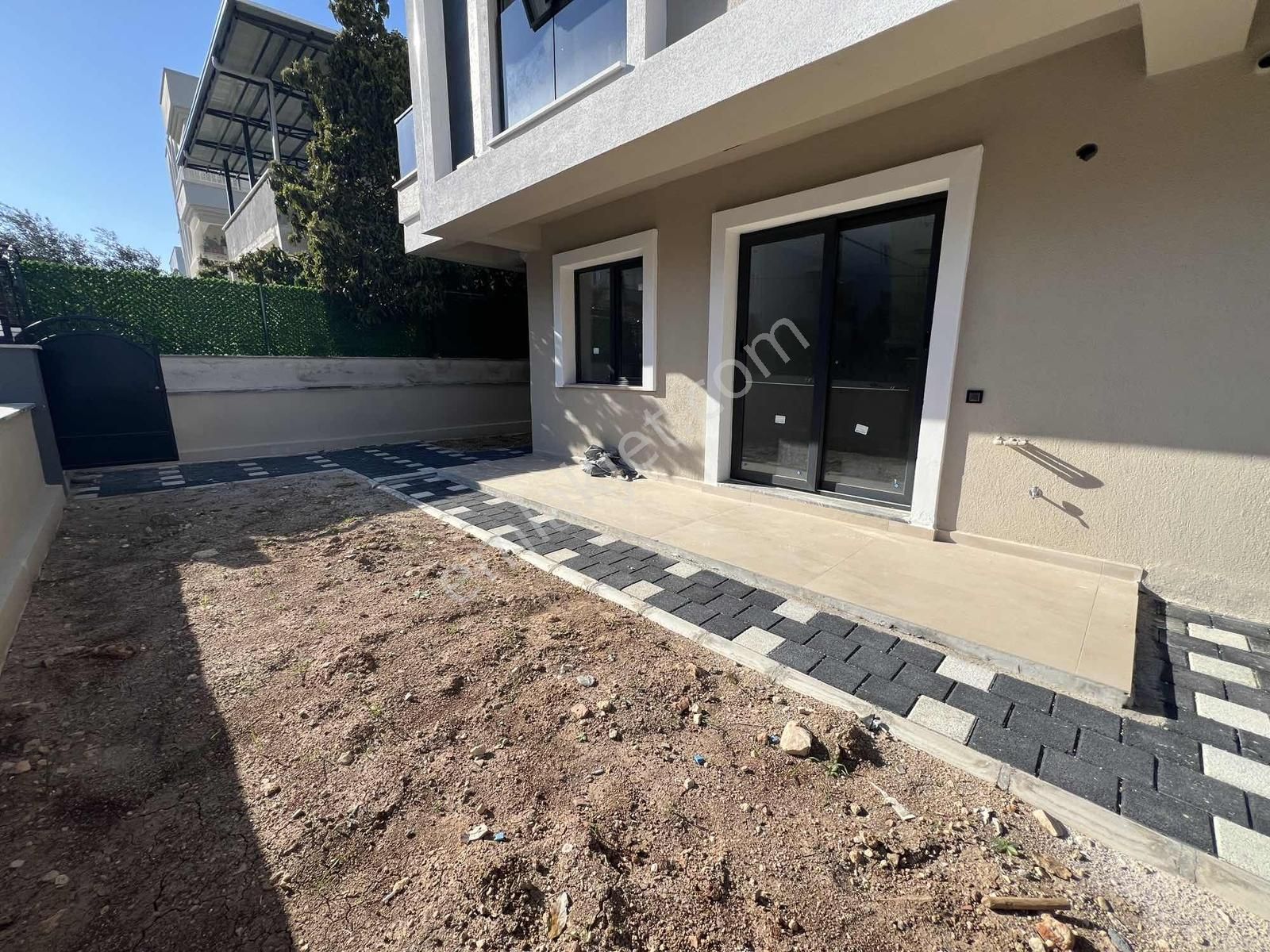 Didim Merkez'de Satılık 2+1 Sıfır Bahçe Katı Ön Cephe - Görsel 4