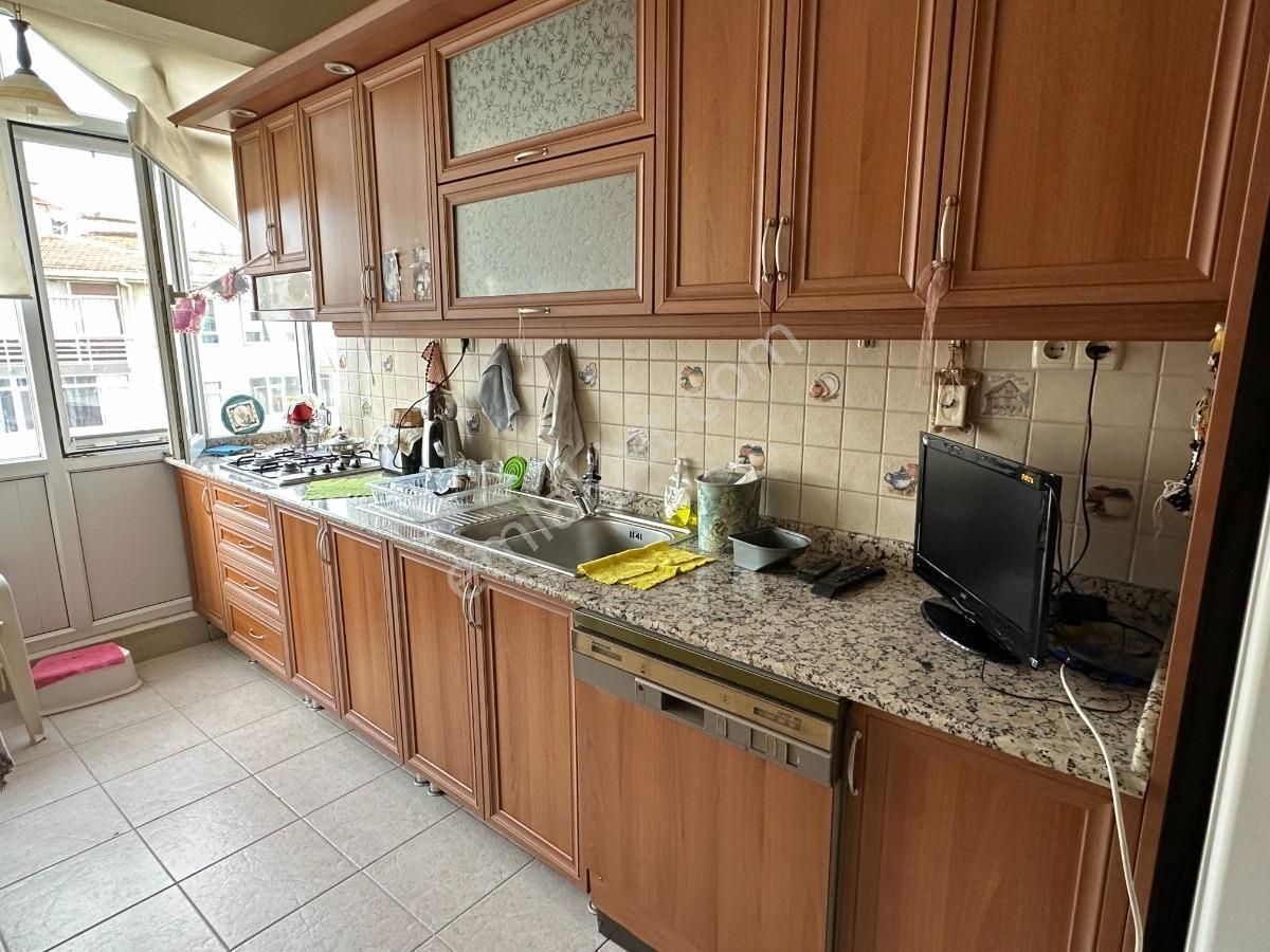 Göztepe Merdivenköyde Minibüs Yoluna Paralel Kiralık 3+1 Daire - Görsel 12