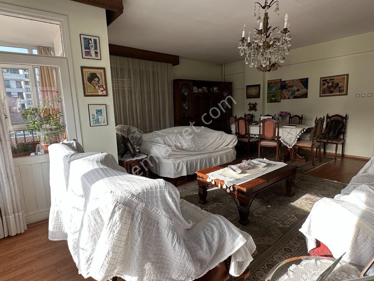 Göztepe Merdivenköyde Minibüs Yoluna Paralel Kiralık 3+1 Daire - Görsel 4