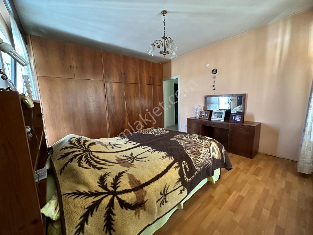 Göztepe Merdivenköyde Minibüs Yoluna Paralel Kiralık 3+1 Daire - Görsel 16