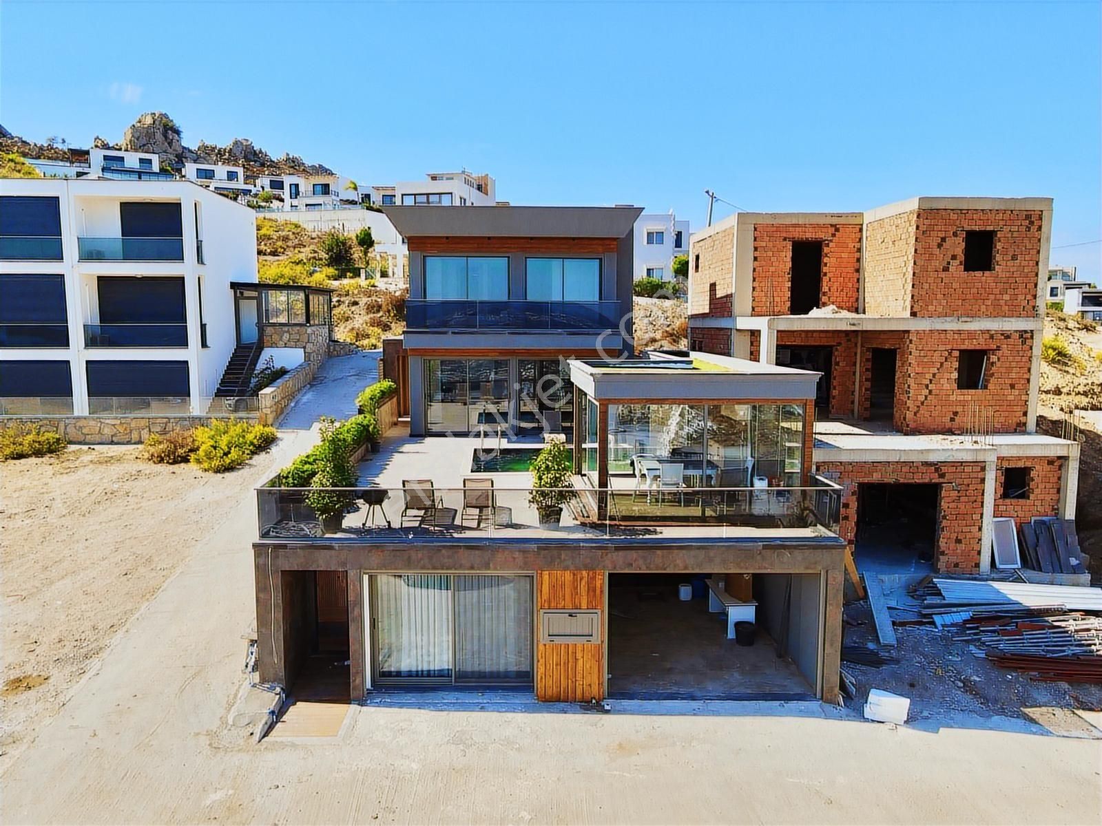 Bodrum Bağlada Satılık Deniz Manzaralı 6+2 Müstakil Villa