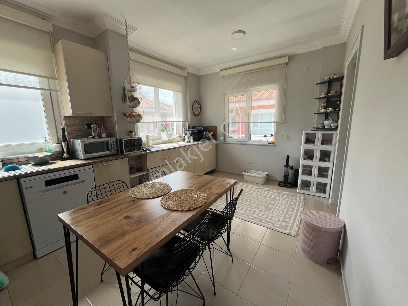 Stoptan Karaçalıda *havuzlu Eşyalı* 2+1 Satılık Daire - Görsel 4