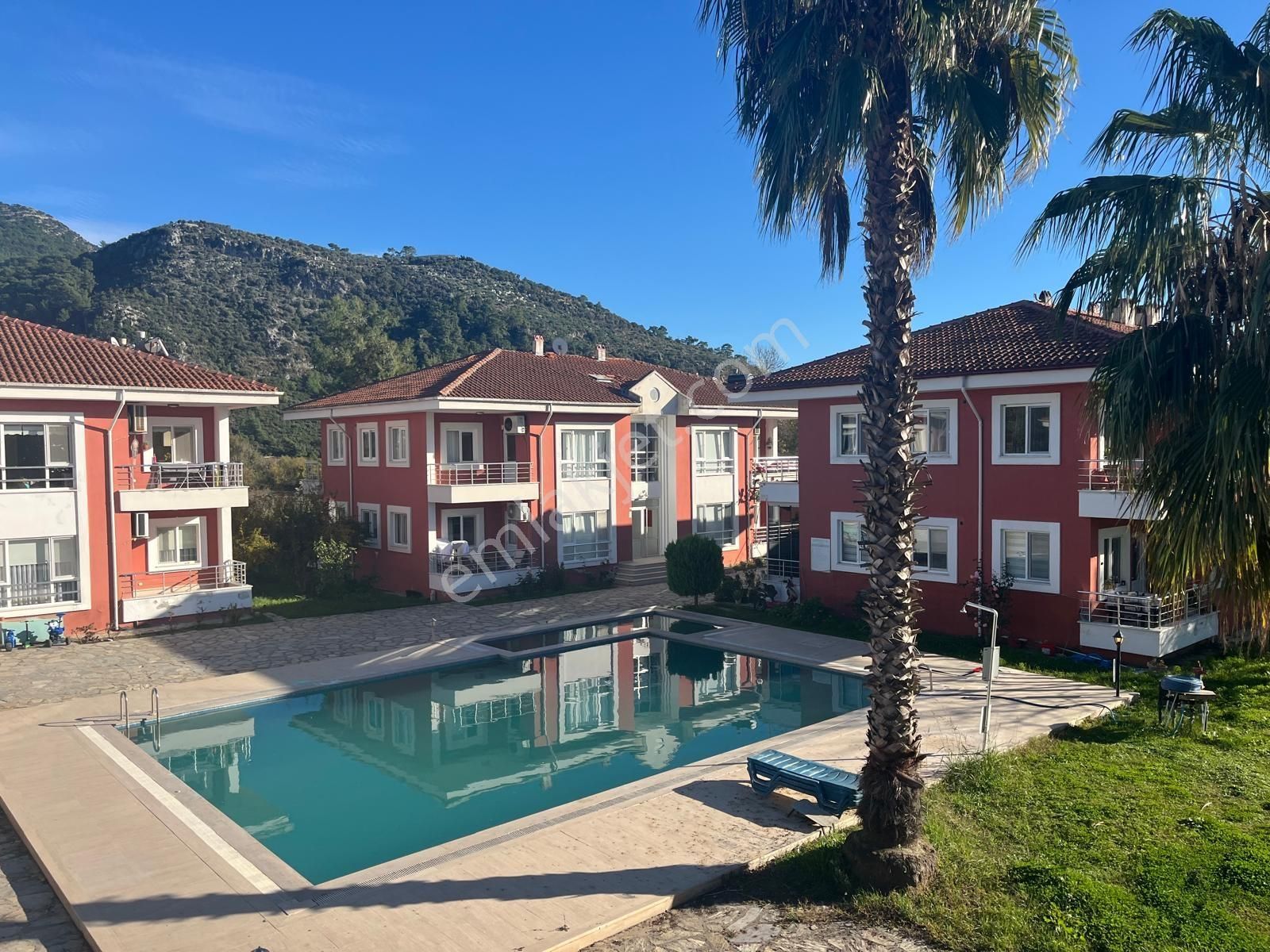 Stoptan Karaçalıda *havuzlu Eşyalı* 2+1 Satılık Daire