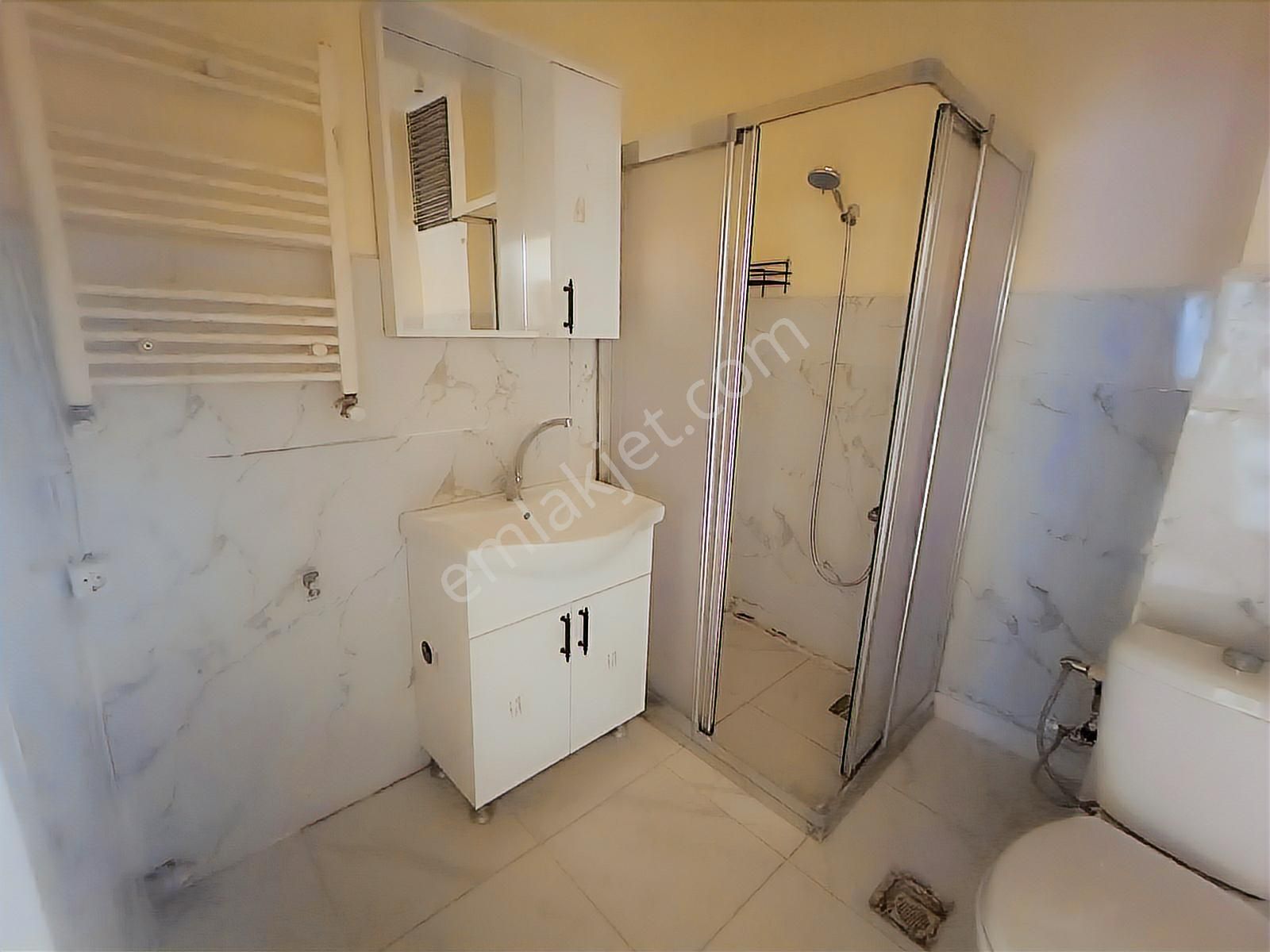 F-l Emlak'tan Finanskete Yakın Yenilenmiş Genç Binada 2+1 - Görsel 14