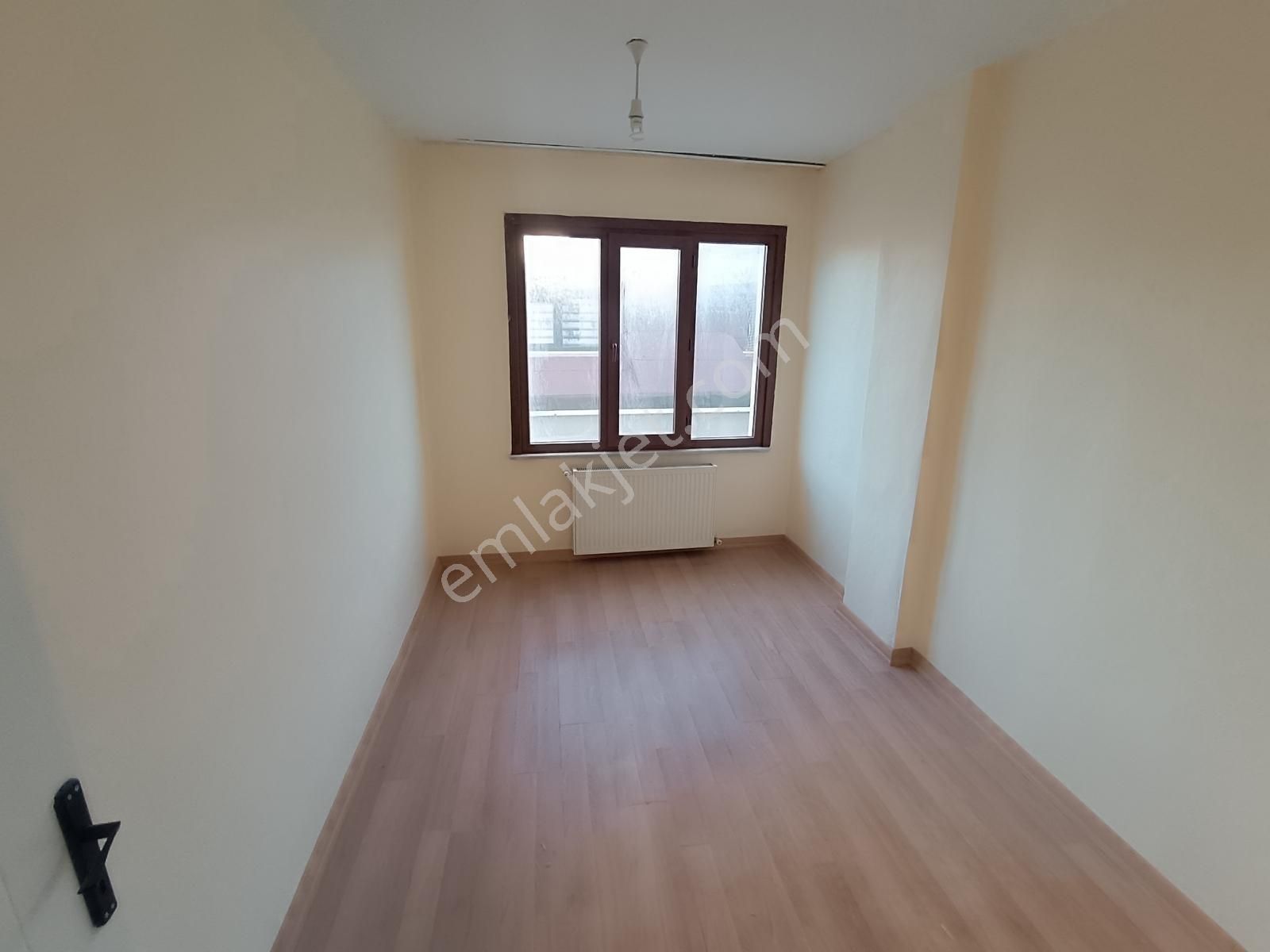 F-l Emlak'tan Finanskete Yakın Yenilenmiş Genç Binada 2+1 - Görsel 11