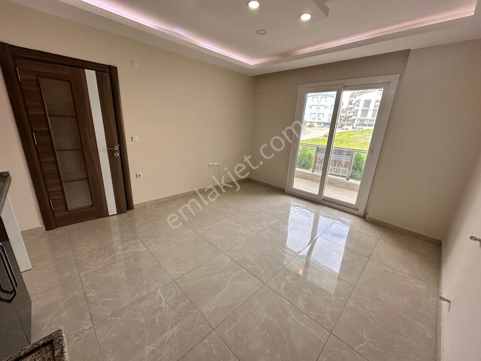 Cumhuriyet Mahallesi'nde 1+1 Havuzlu Sitede Kiralık Daire - Görsel 13